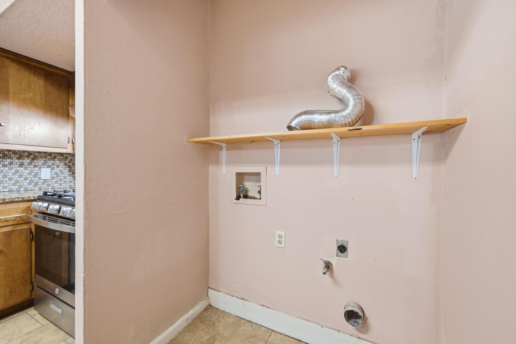 8900 Briardale Dr, Austin, TX 78758