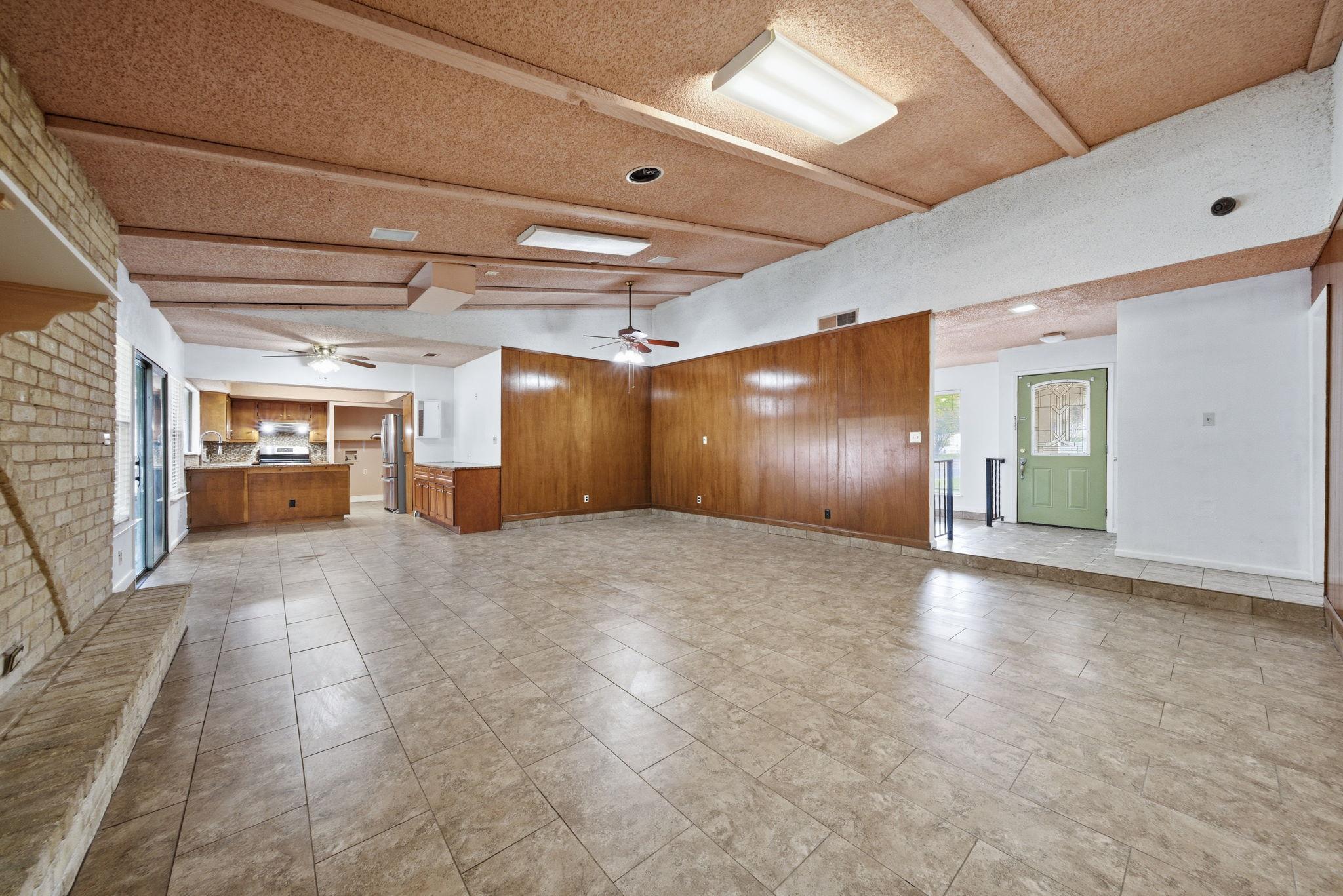 8900 Briardale Dr, Austin, TX 78758