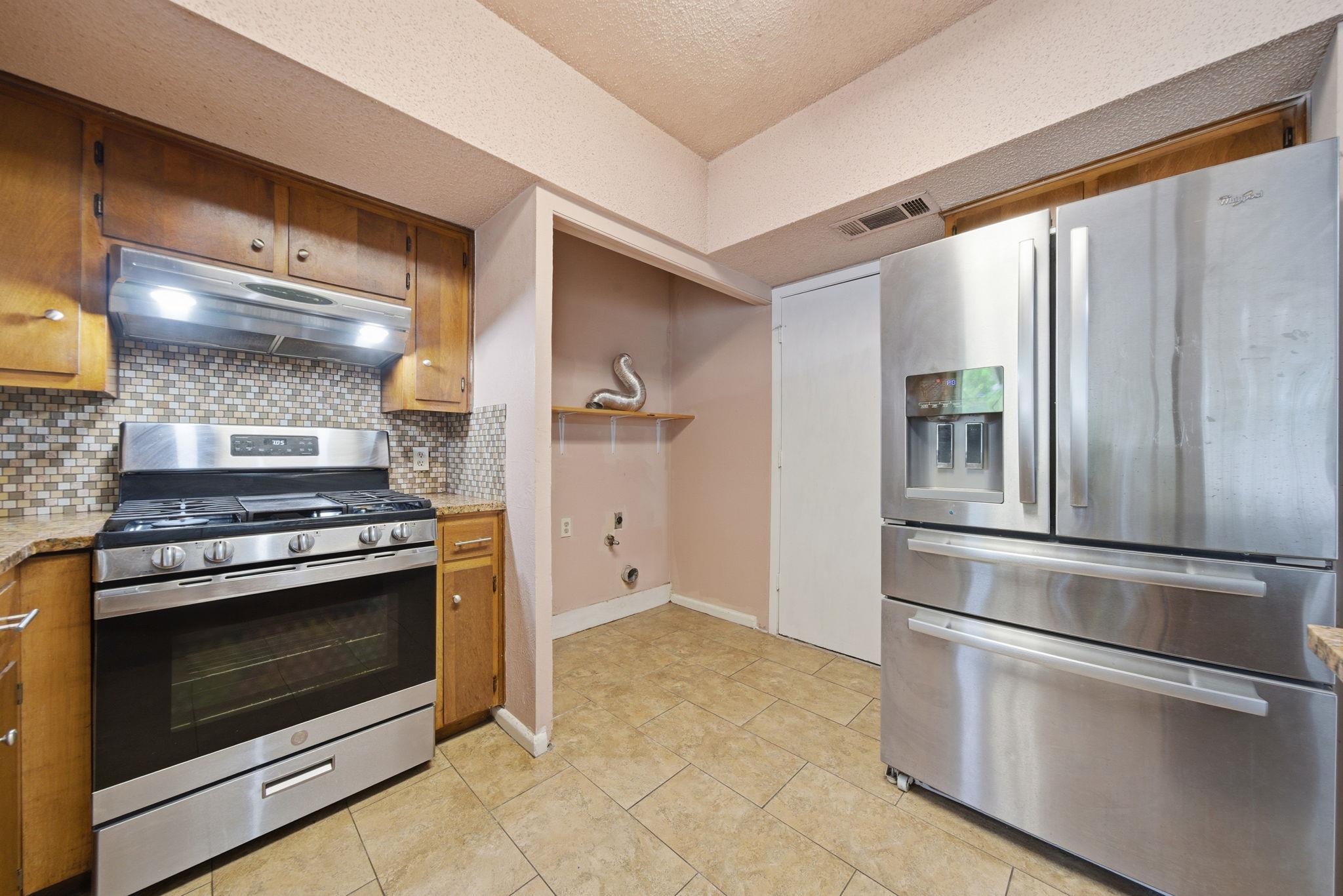 8900 Briardale Dr, Austin, TX 78758