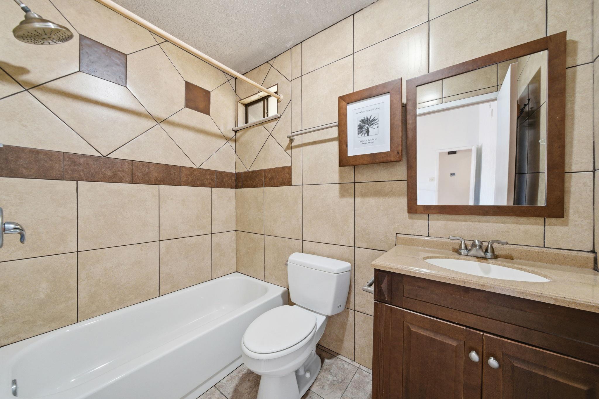 8900 Briardale Dr, Austin, TX 78758