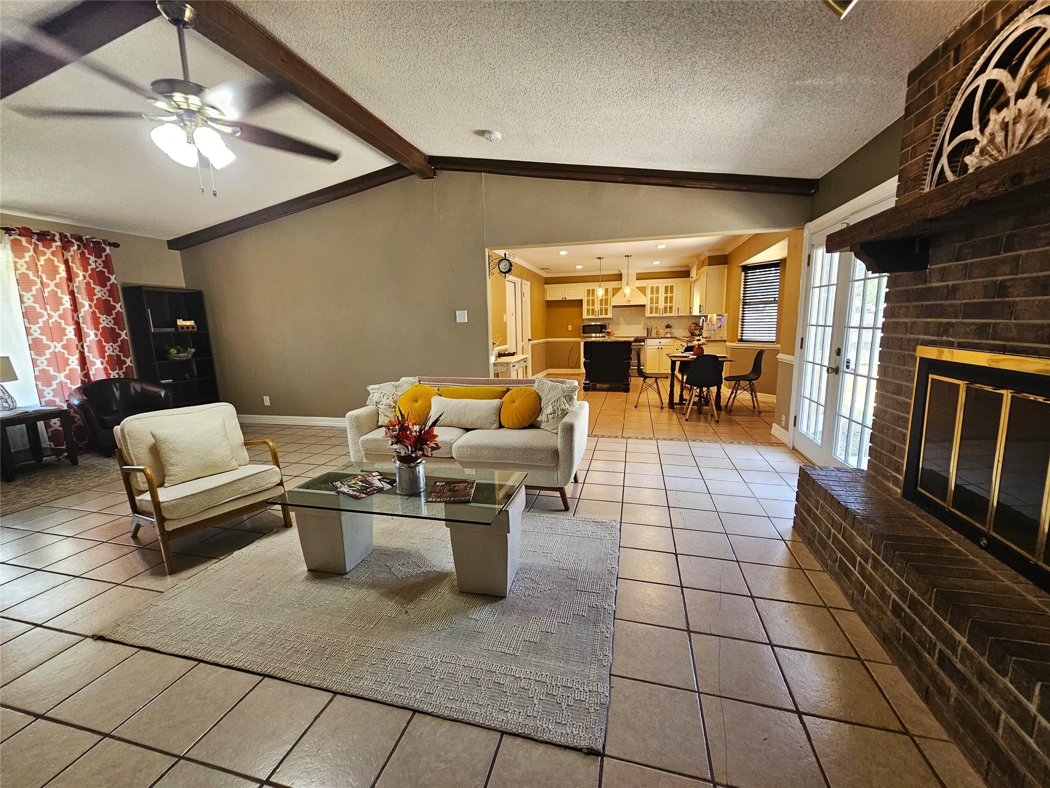 1648 Eastwood Dr, Seguin, TX 78155