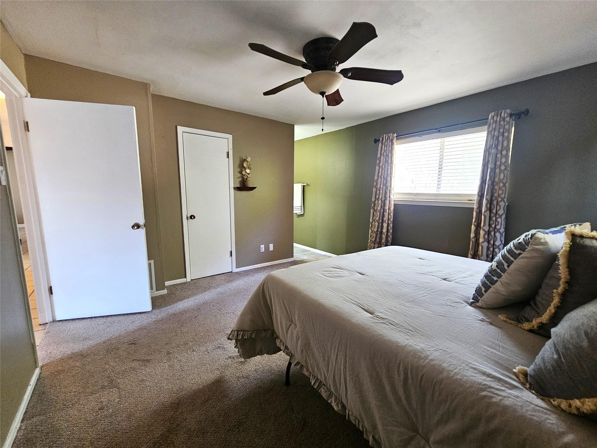 1648 Eastwood Dr, Seguin, TX 78155