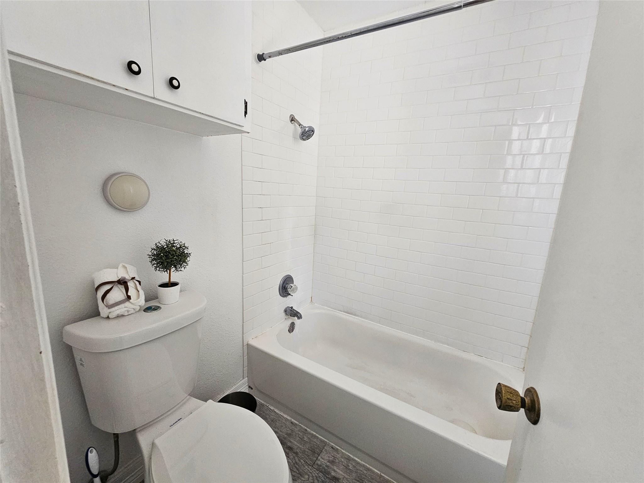 1648 Eastwood Dr, Seguin, TX 78155