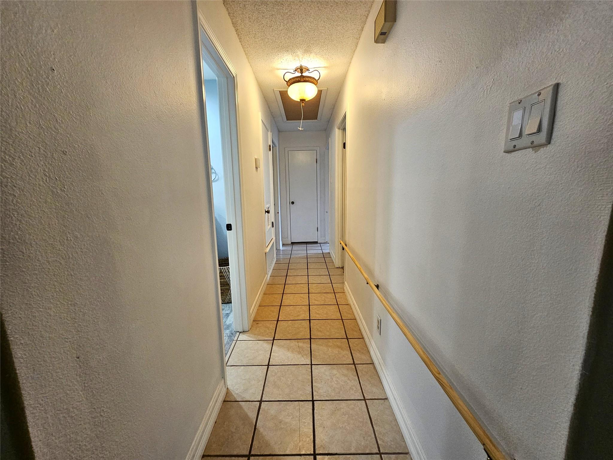 1648 Eastwood Dr, Seguin, TX 78155