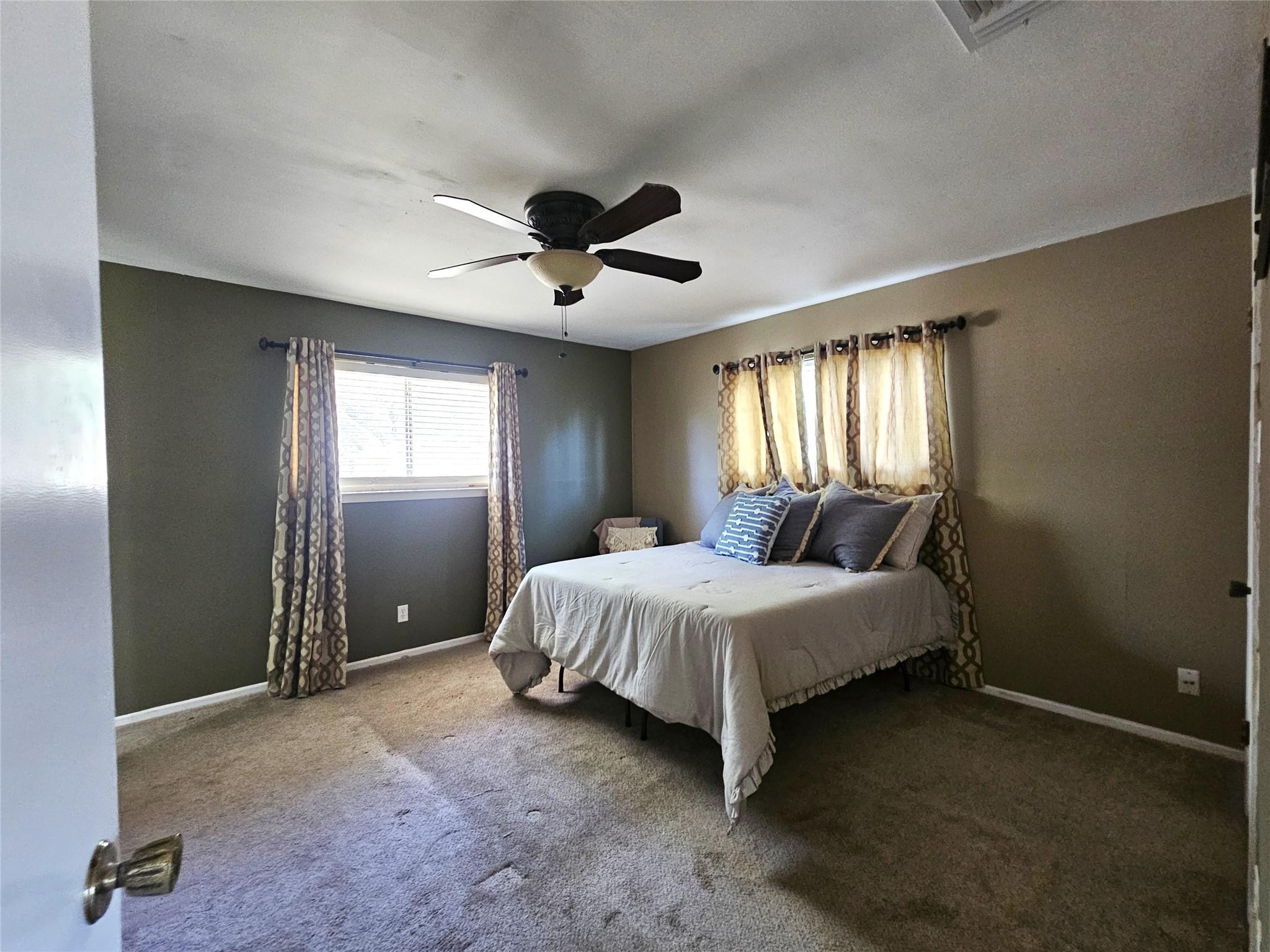 1648 Eastwood Dr, Seguin, TX 78155