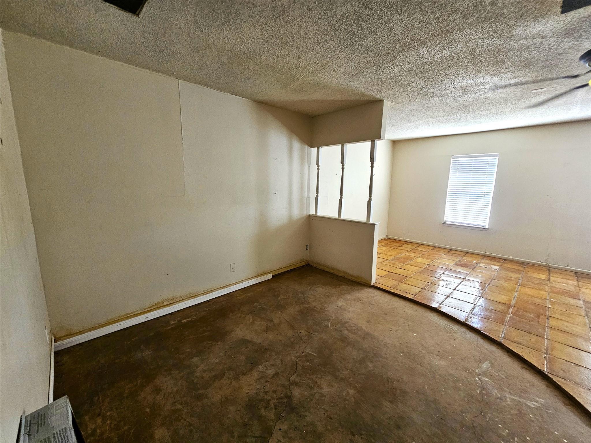 1648 Eastwood Dr, Seguin, TX 78155