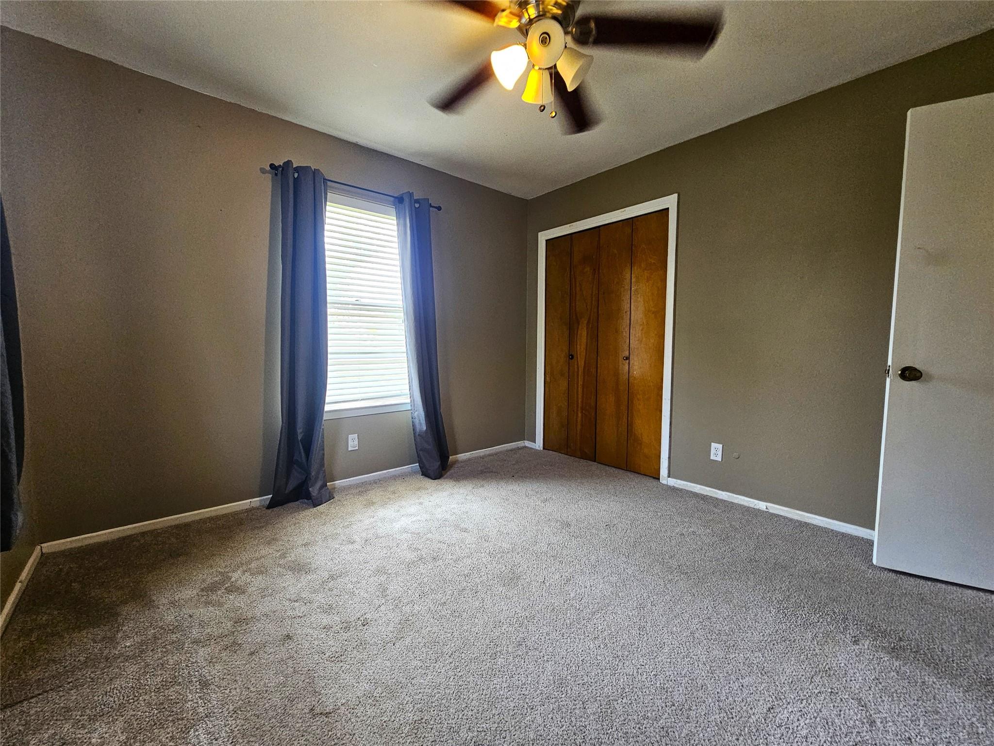 1648 Eastwood Dr, Seguin, TX 78155