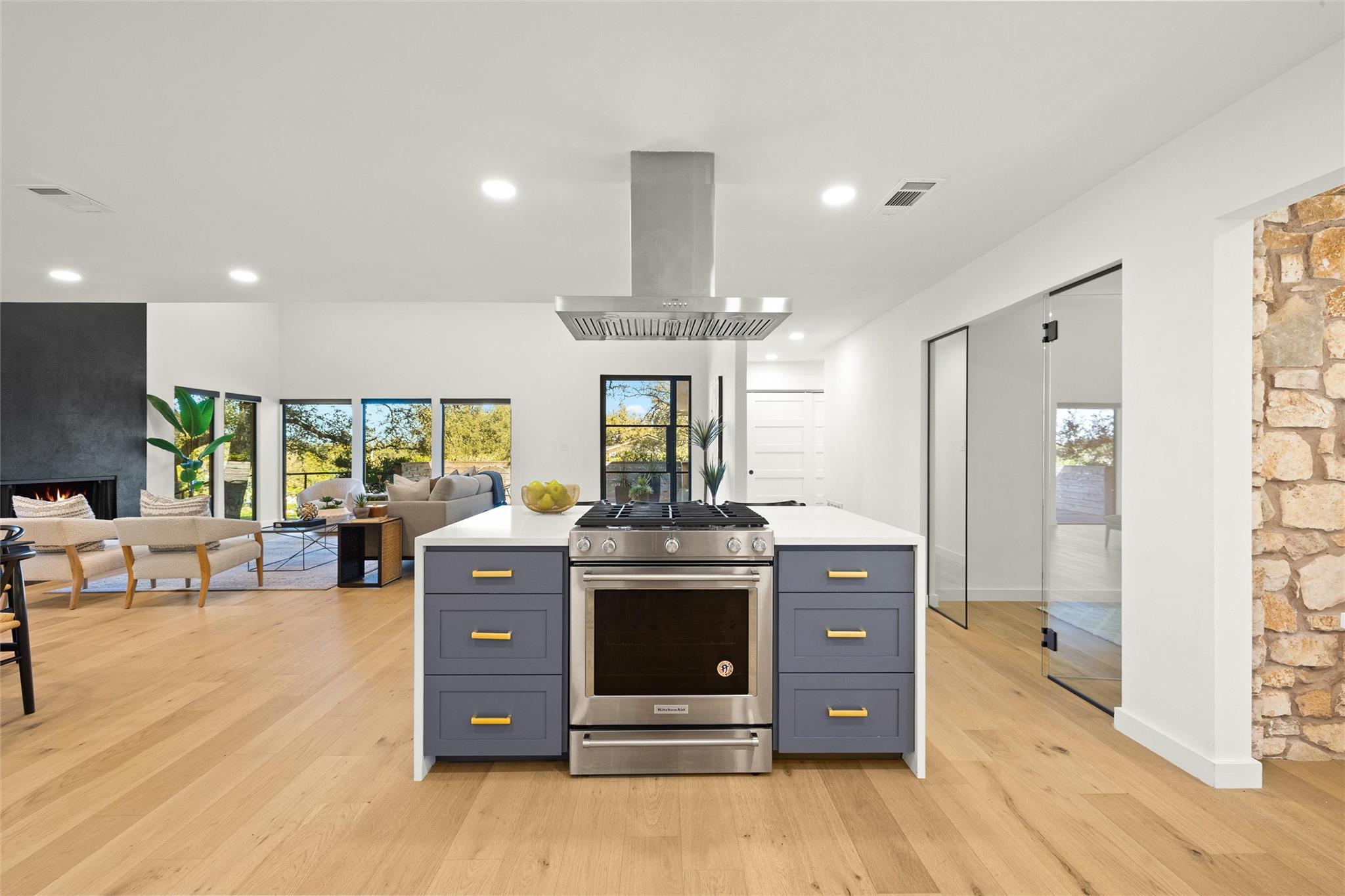 7507 Downridge Dr, Austin, TX 78731