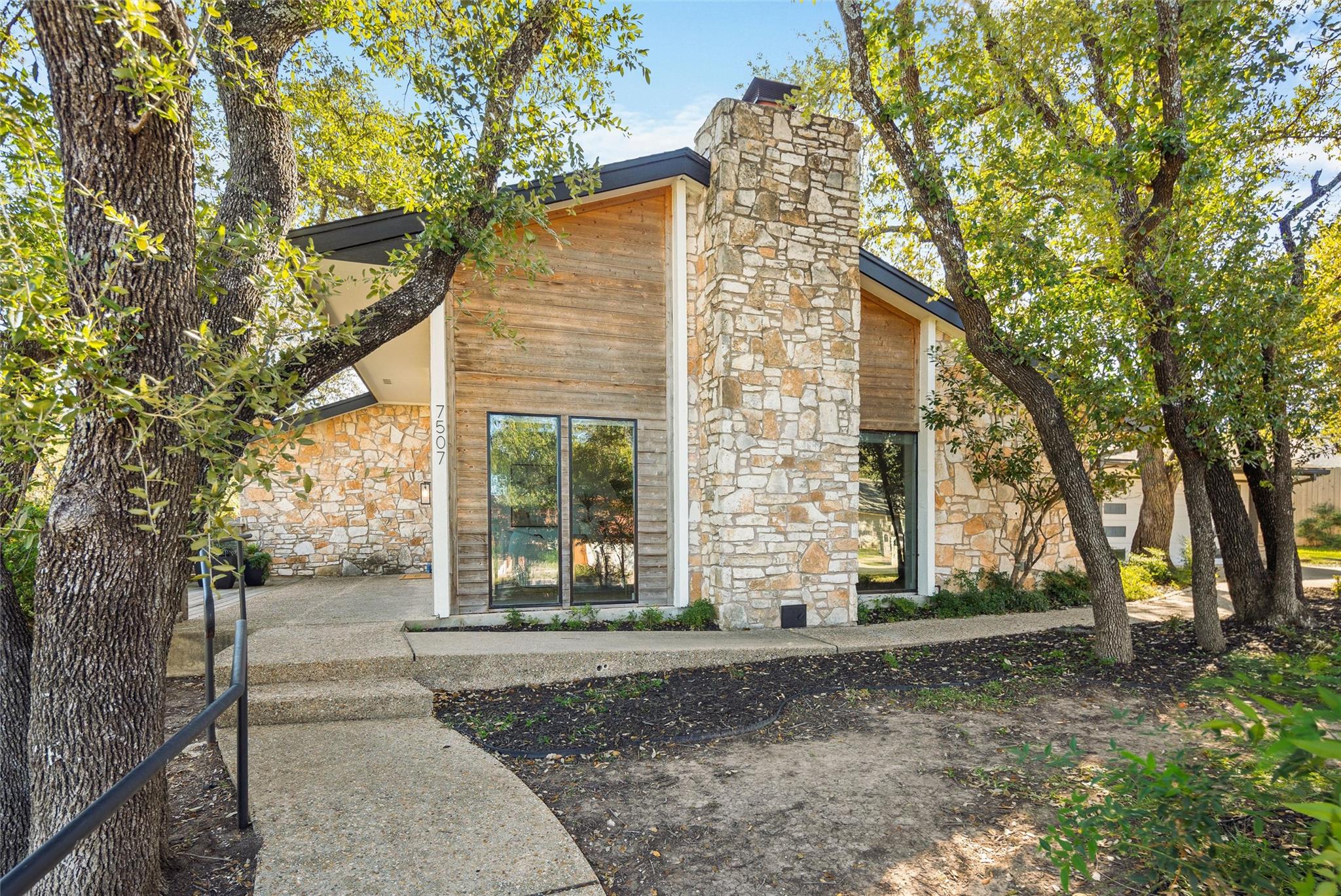 7507 Downridge Dr, Austin, TX 78731