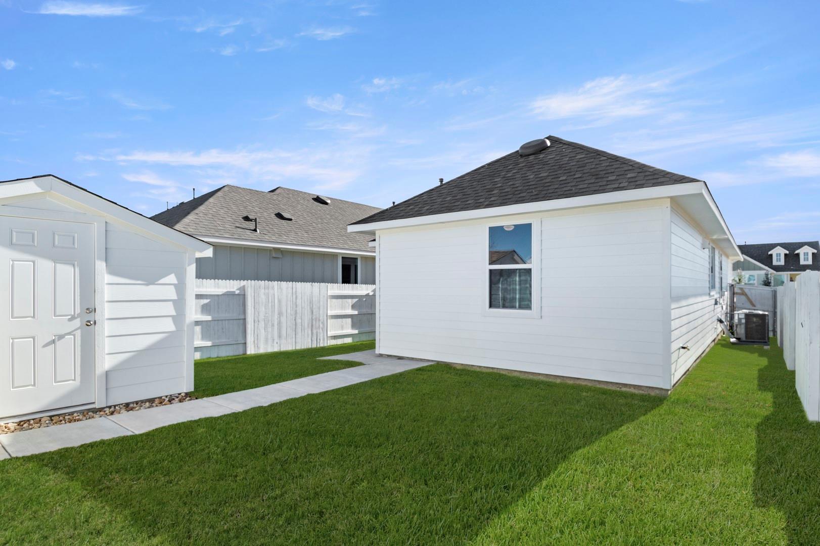 143 Daylily Dr, Elgin, TX 78621