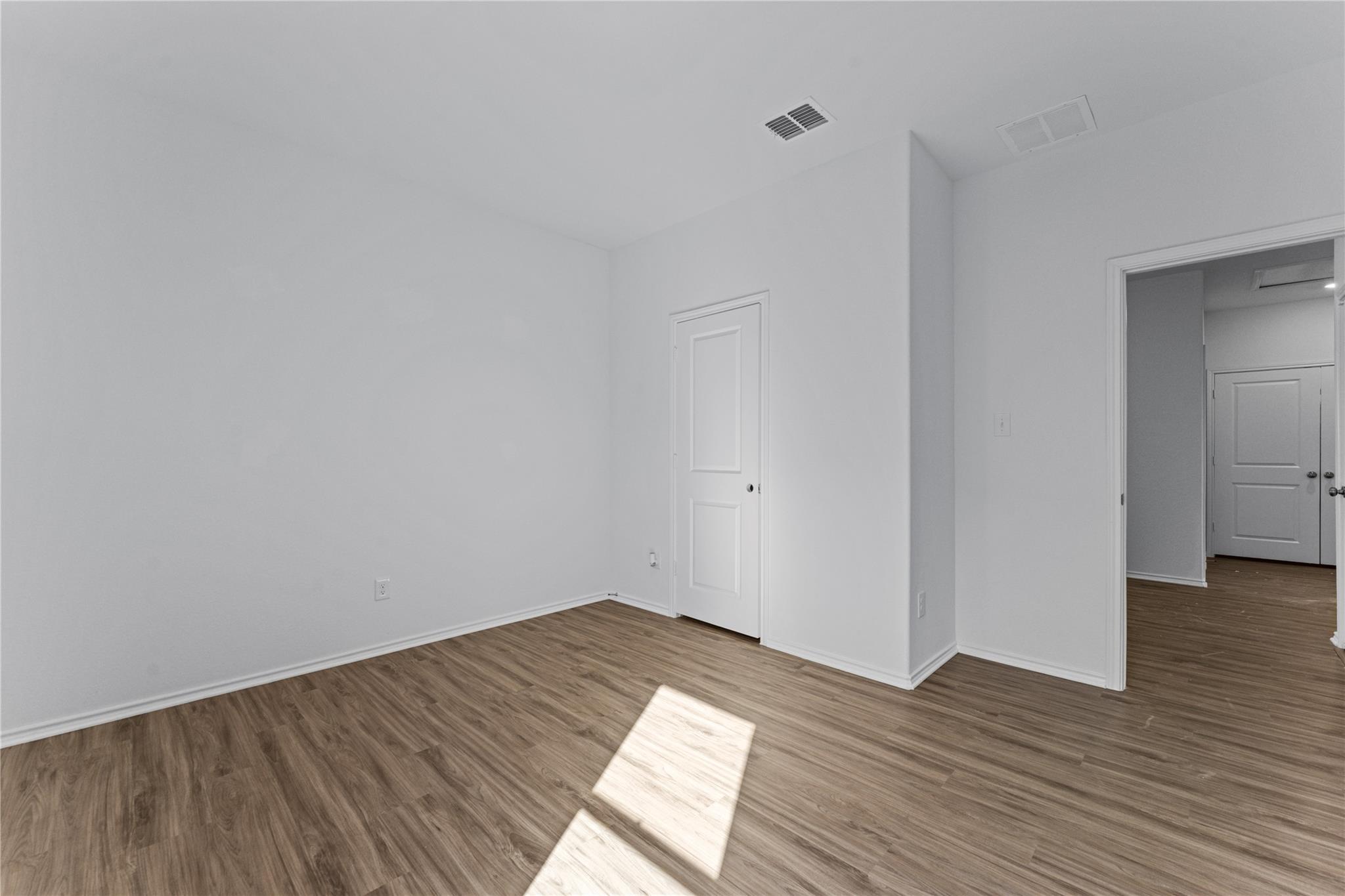 633 Halfmoon Dr, Lockhart, TX 78644