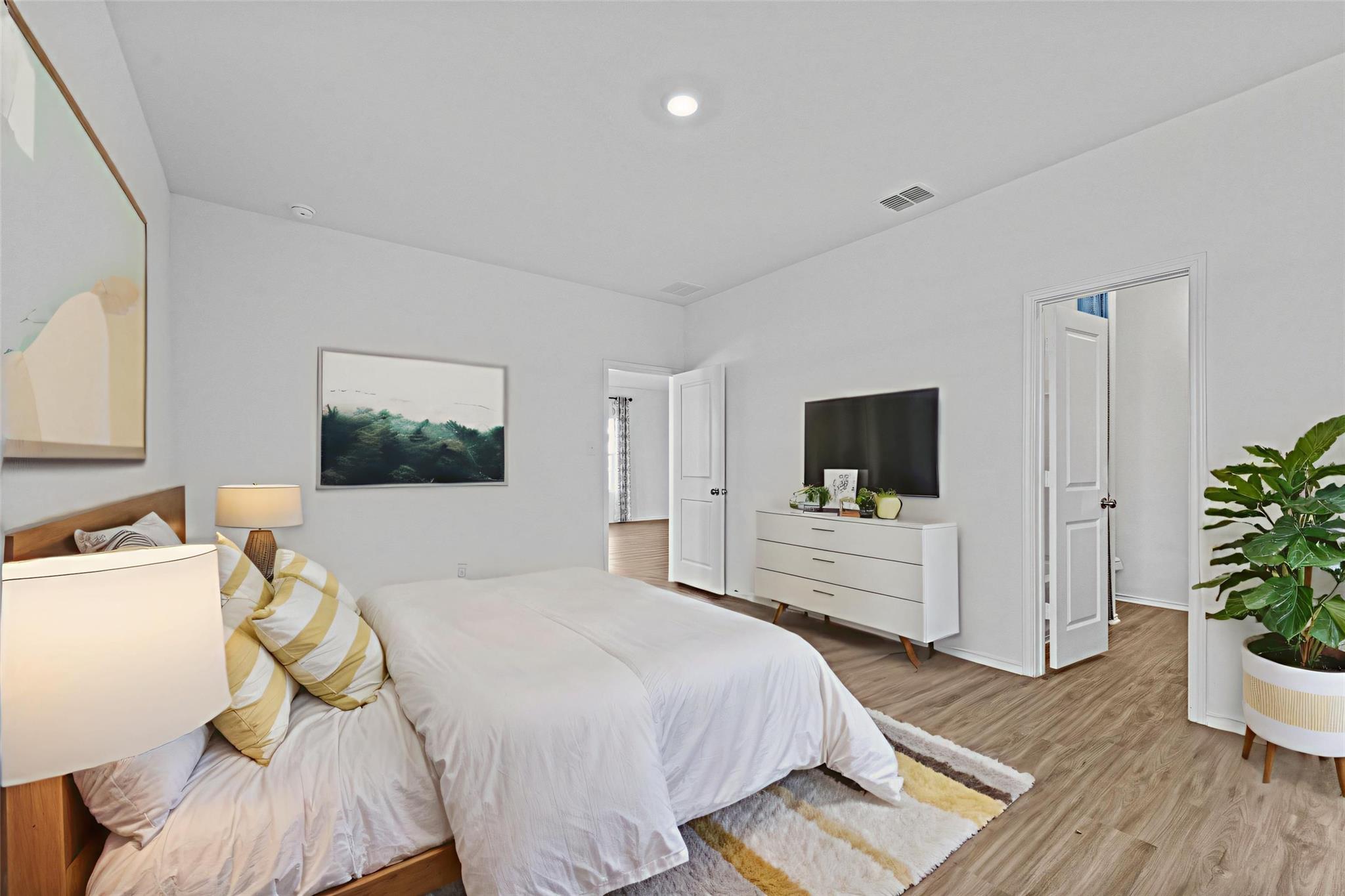 633 Halfmoon Dr, Lockhart, TX 78644