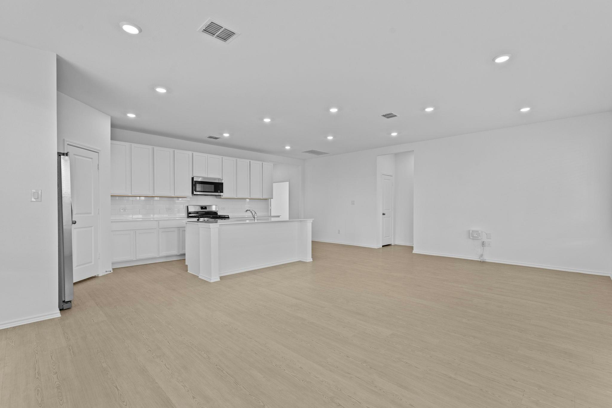 13225 Eastland Dr, Mustang Ridge, TX 78610