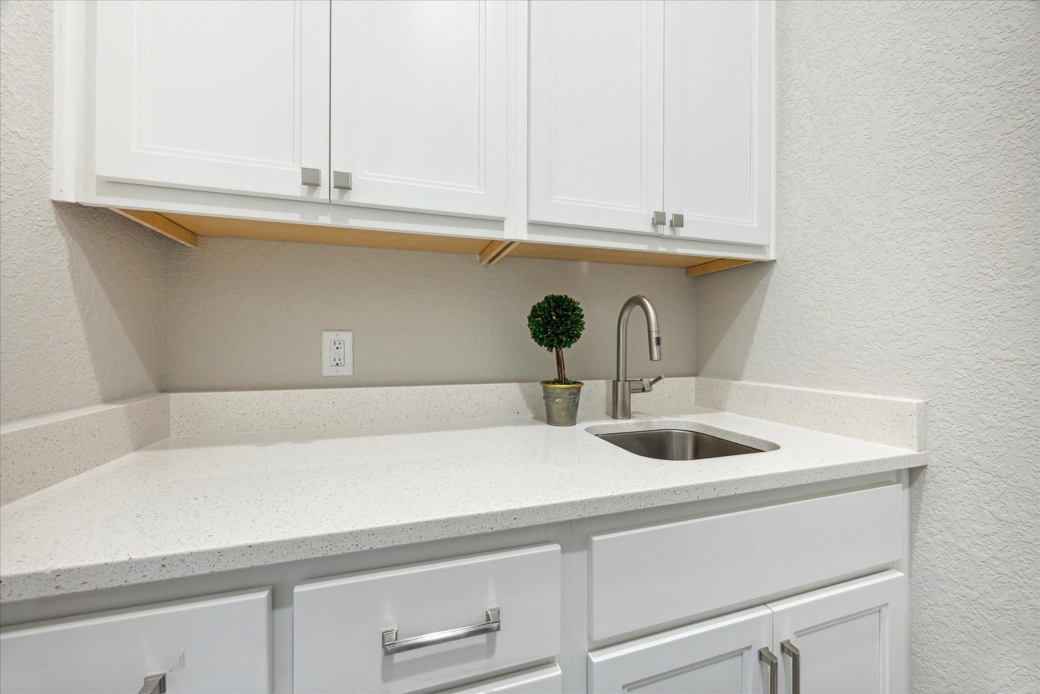 6821 Little Serenity Cv, Lago Vista, TX 78645