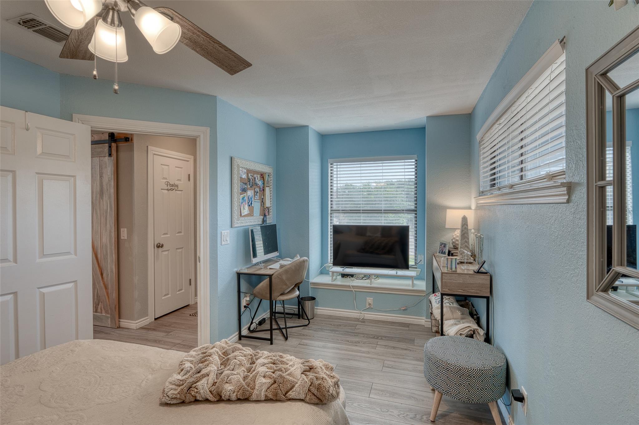 509 Short Circuit # 203, Horseshoe Bay, TX 78657