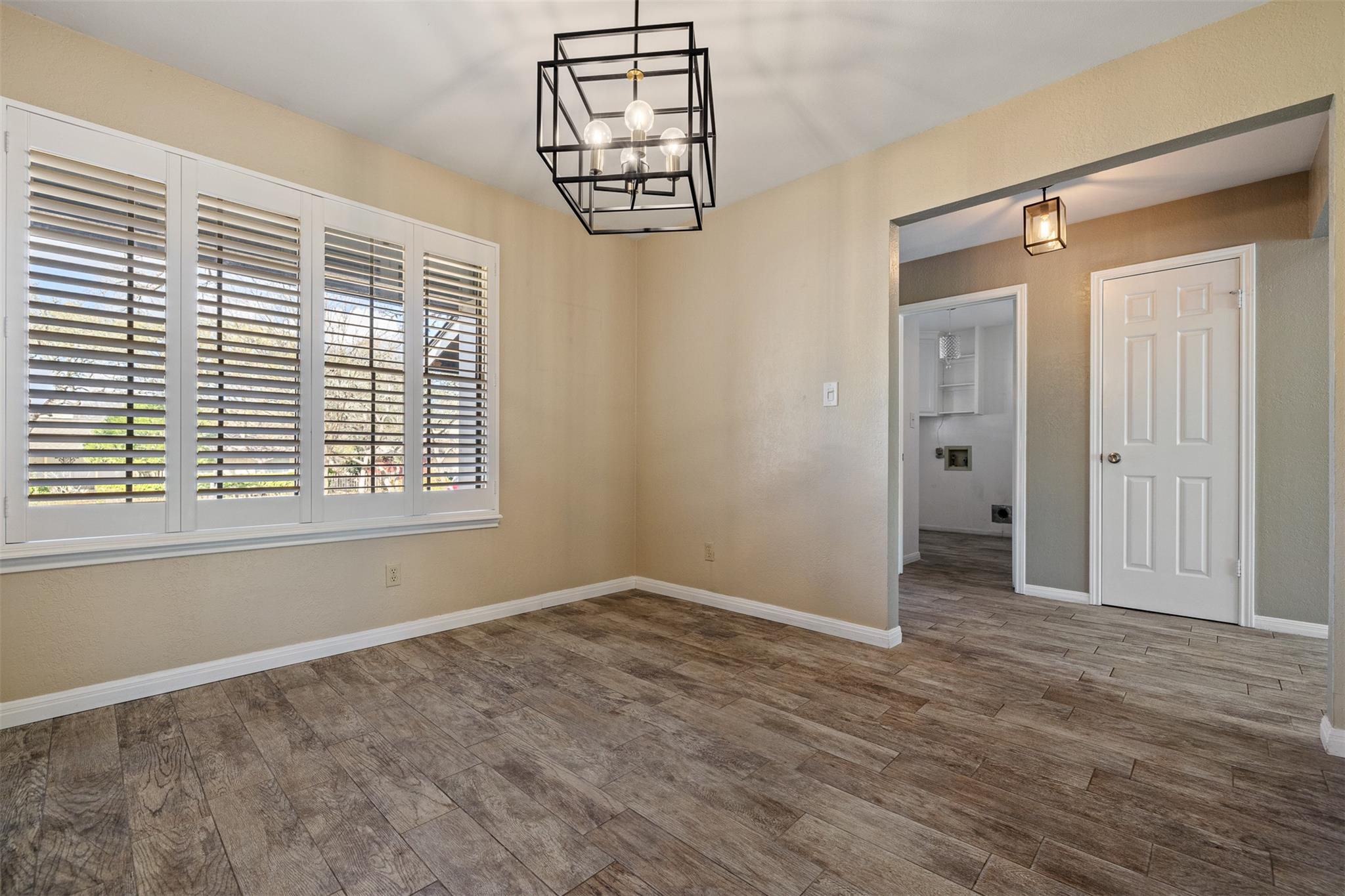 25 Woodcreek Dr, Wimberley, TX 78676