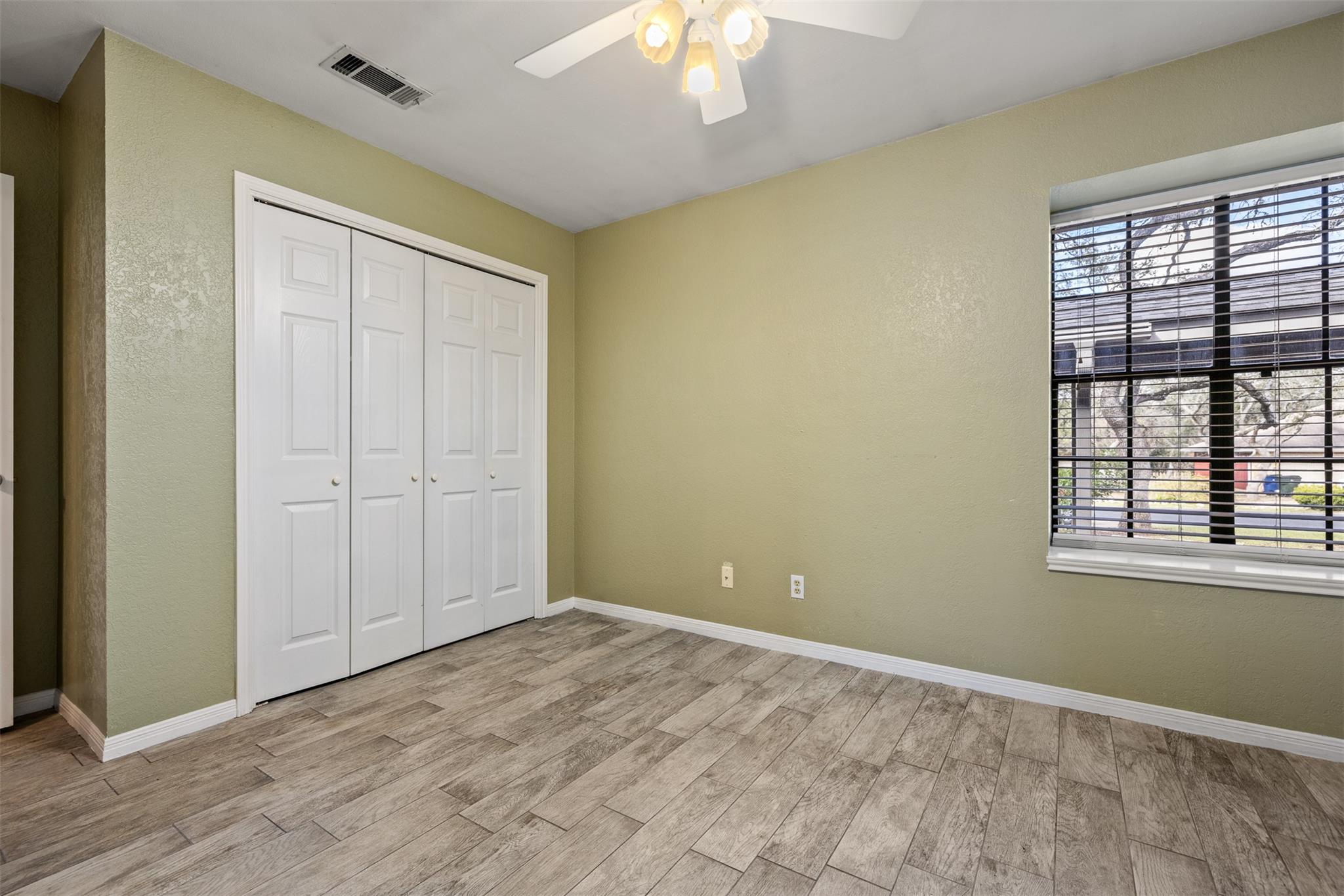 25 Woodcreek Dr, Wimberley, TX 78676