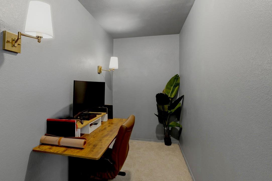 75 Jan Ln, Georgetown, TX 78626