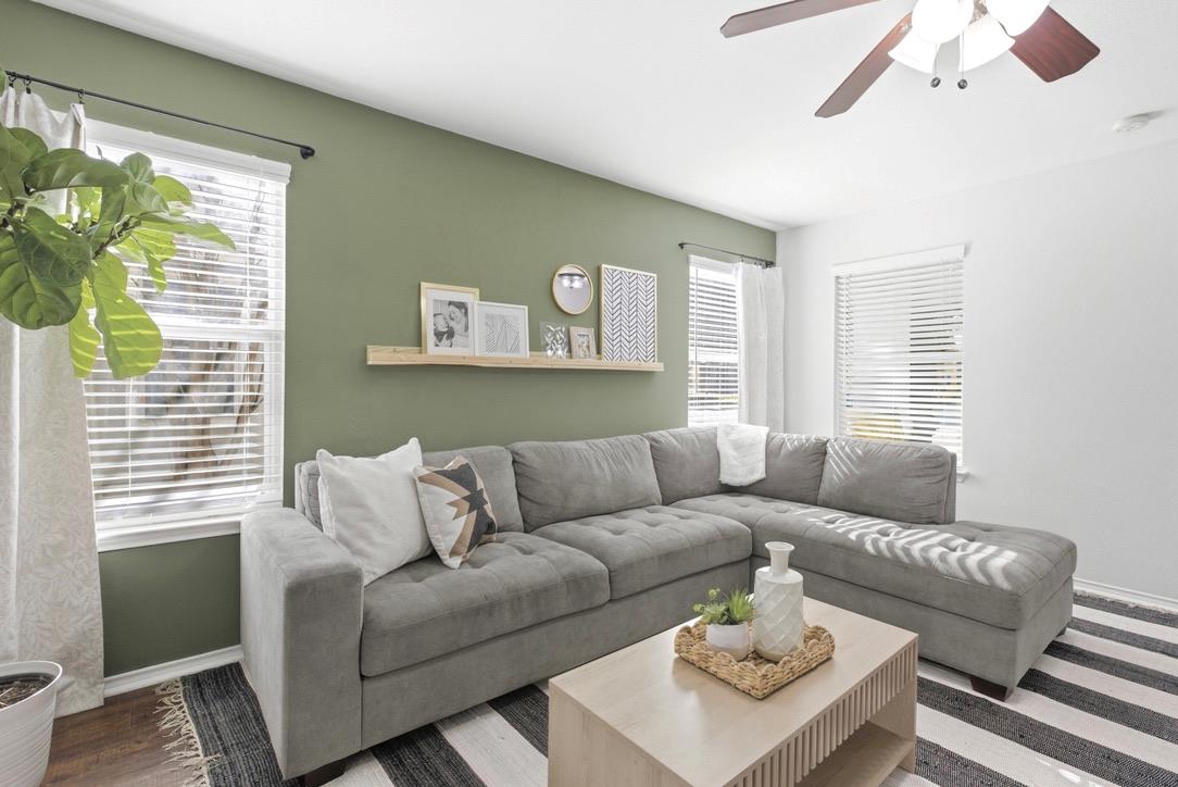 75 Jan Ln, Georgetown, TX 78626