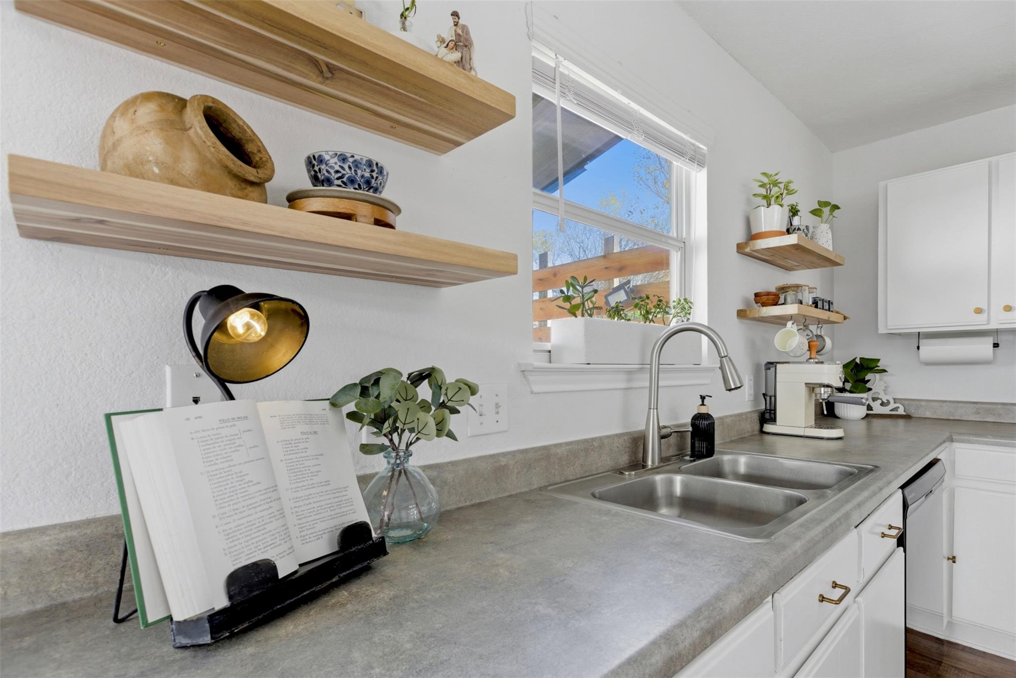 75 Jan Ln, Georgetown, TX 78626