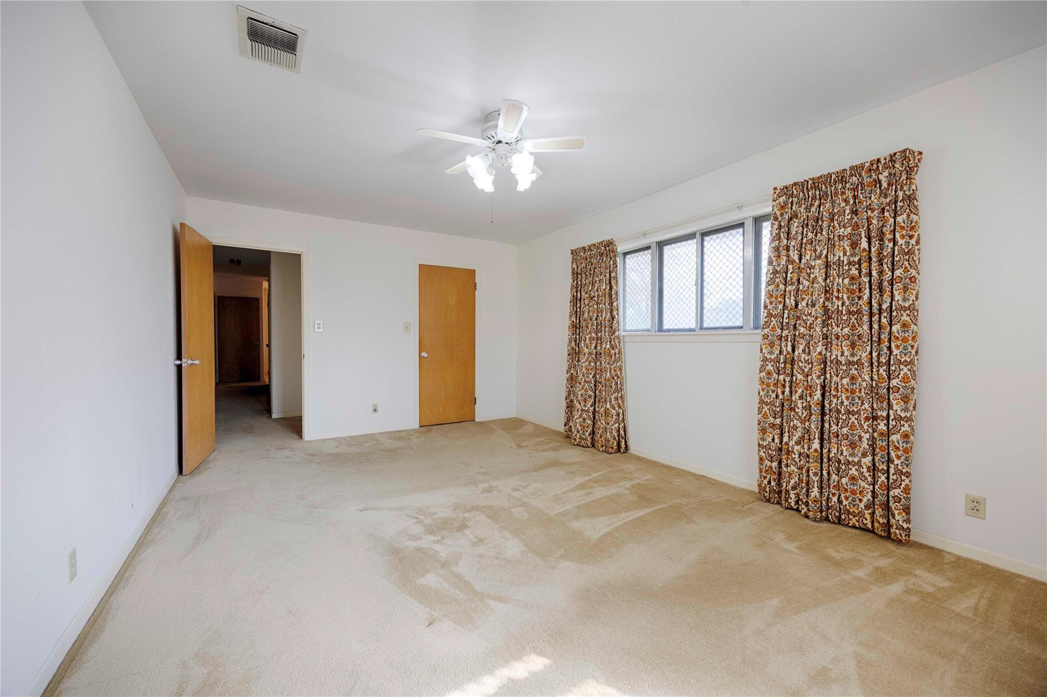 701 Herder Ave, Schulenburg, TX 78956