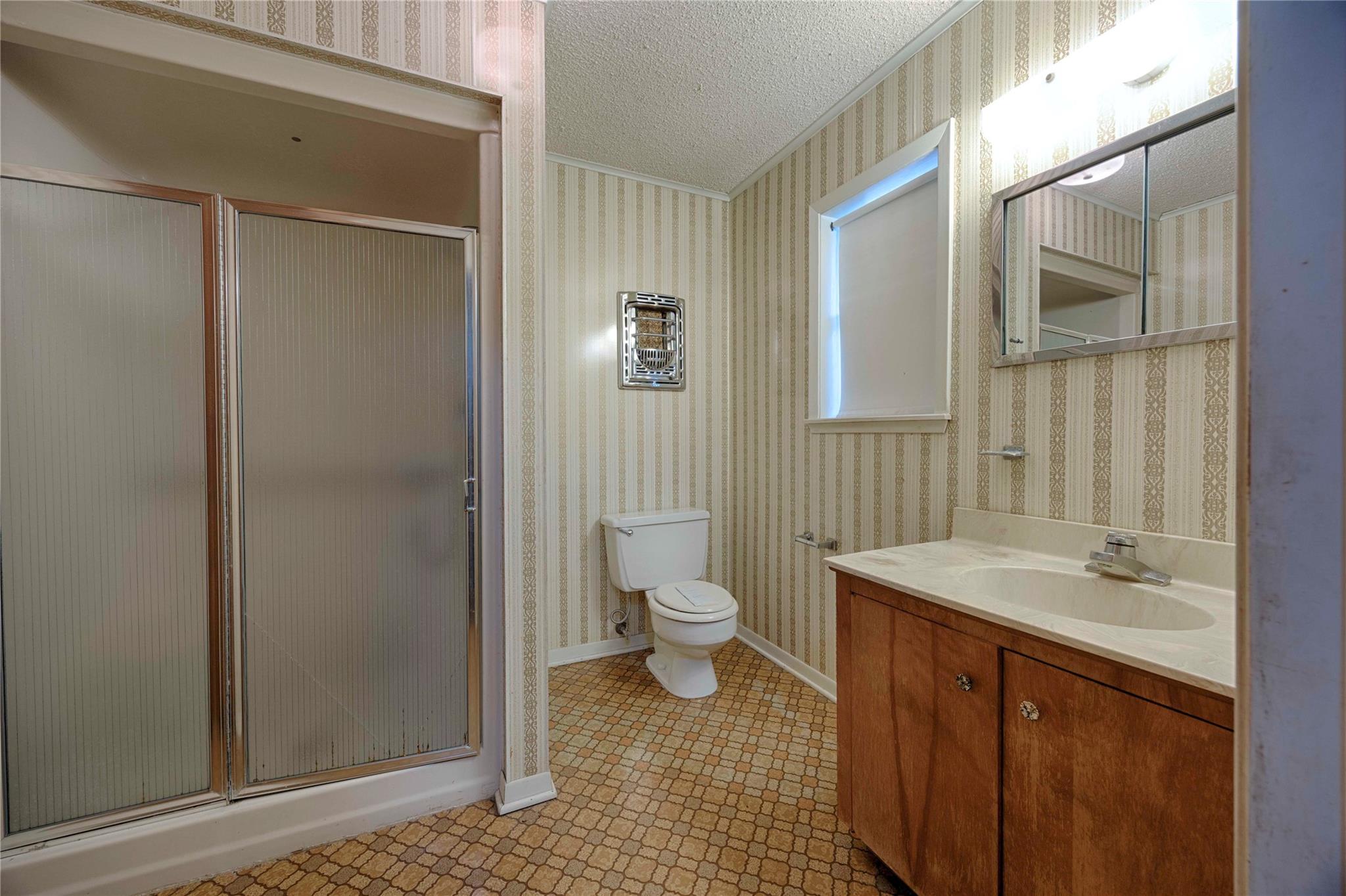 701 Herder Ave, Schulenburg, TX 78956