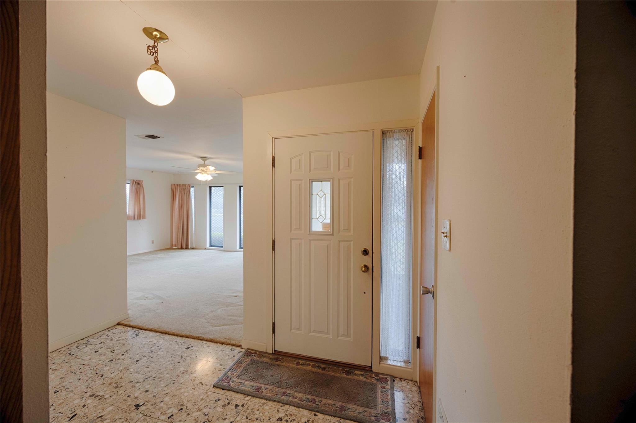 701 Herder Ave, Schulenburg, TX 78956