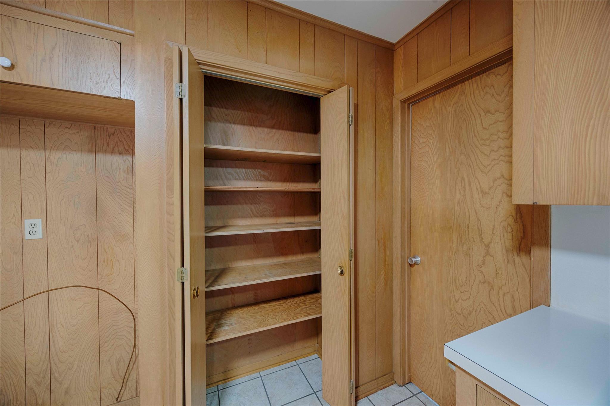 701 Herder Ave, Schulenburg, TX 78956