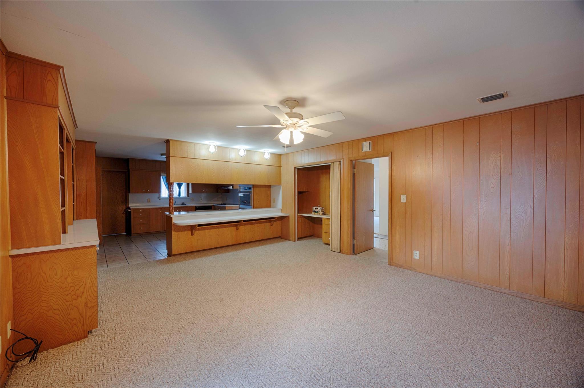 701 Herder Ave, Schulenburg, TX 78956