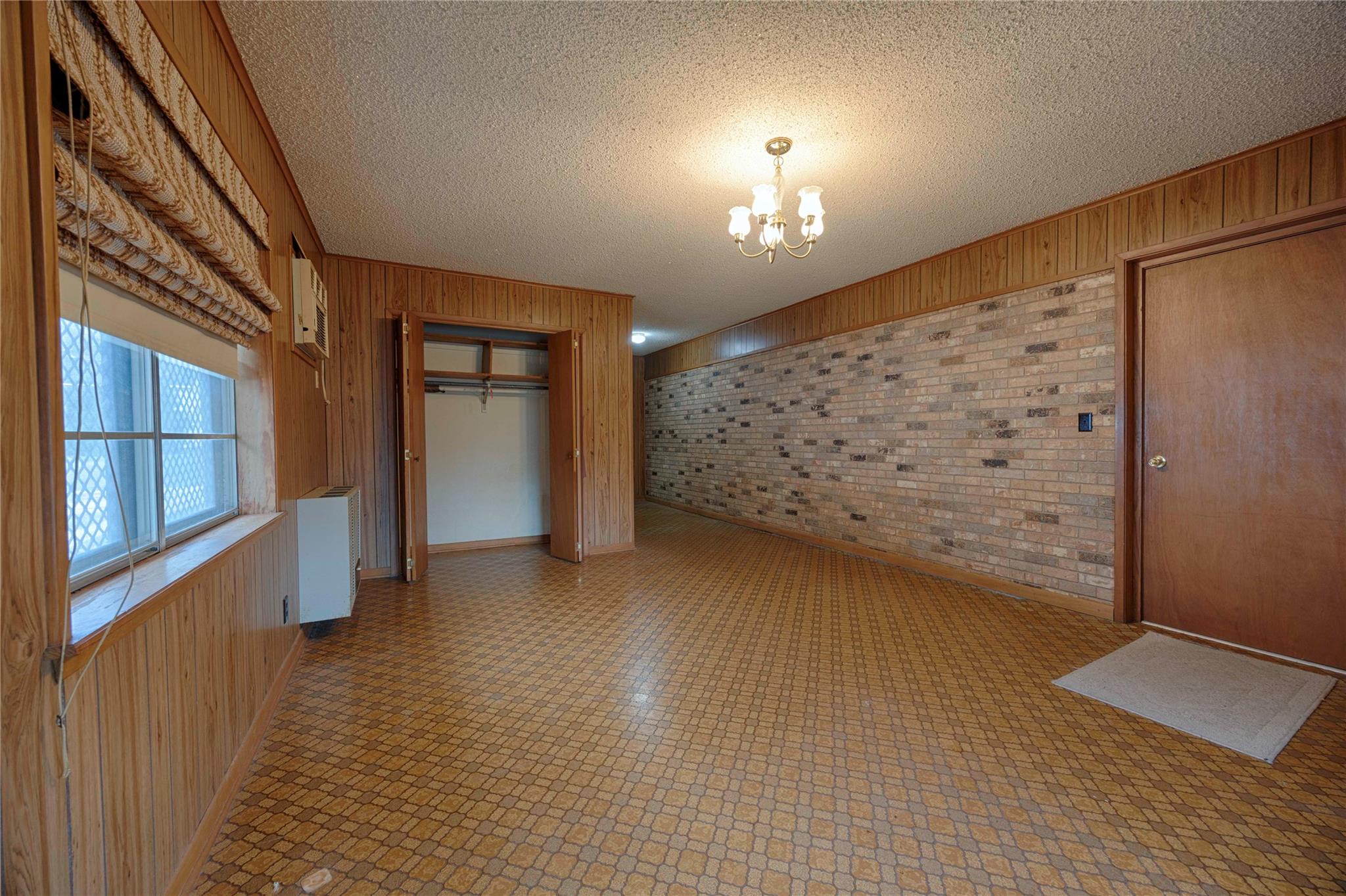 701 Herder Ave, Schulenburg, TX 78956