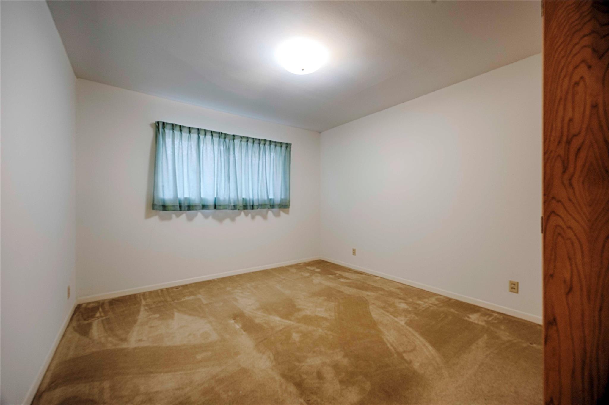 701 Herder Ave, Schulenburg, TX 78956