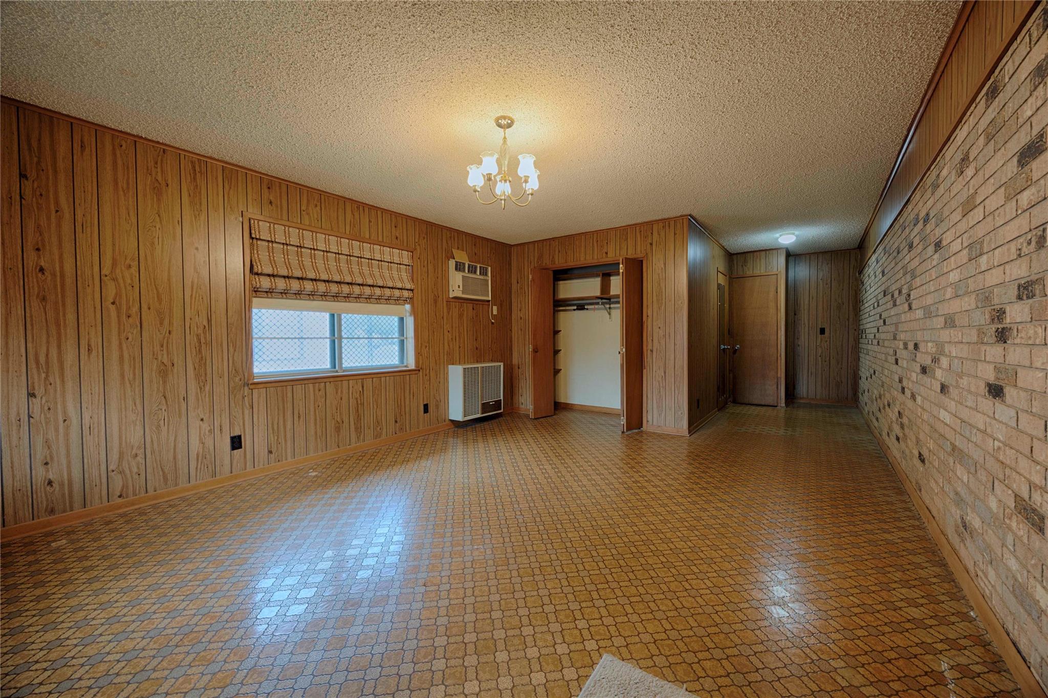 701 Herder Ave, Schulenburg, TX 78956