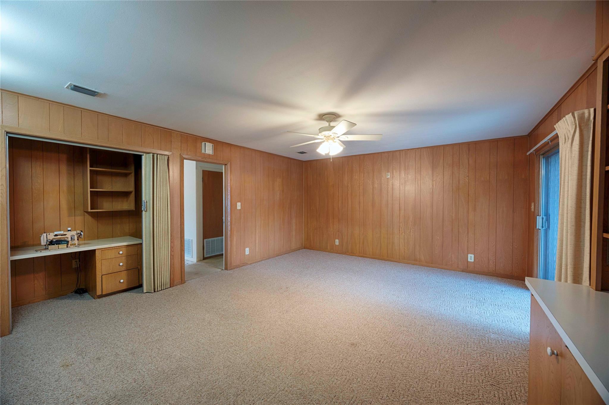 701 Herder Ave, Schulenburg, TX 78956