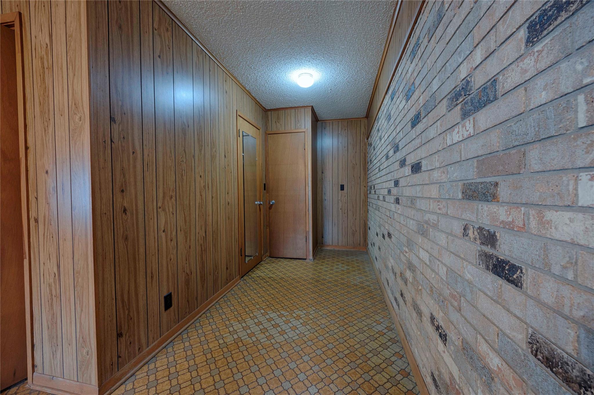 701 Herder Ave, Schulenburg, TX 78956