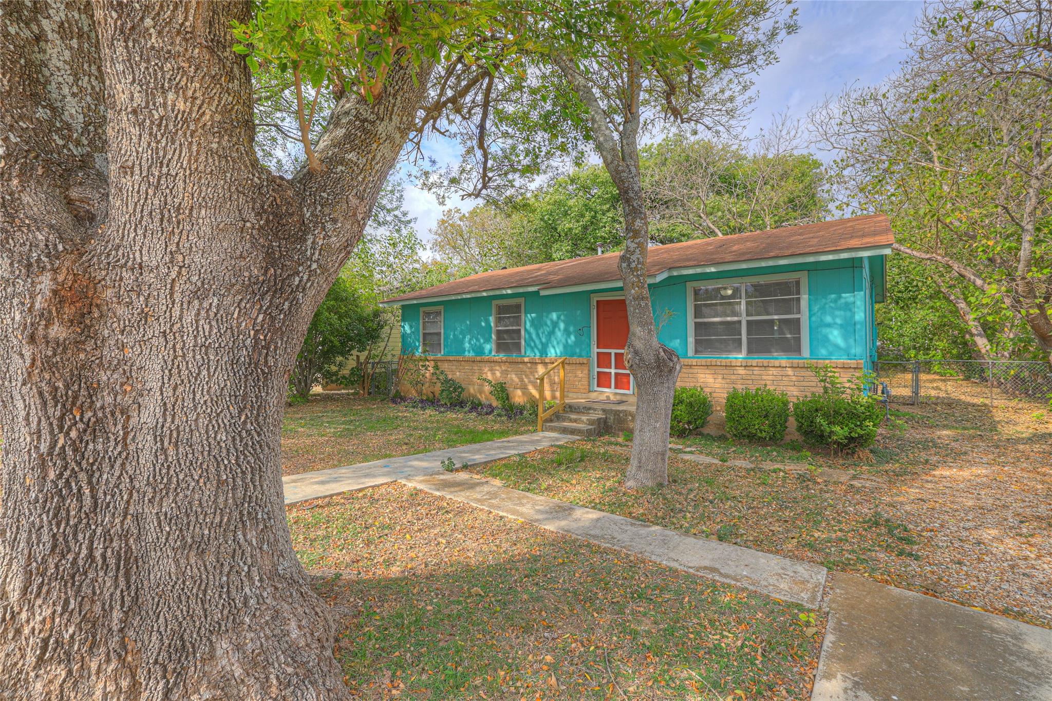807 Sturgeon St, San Marcos, TX 78666