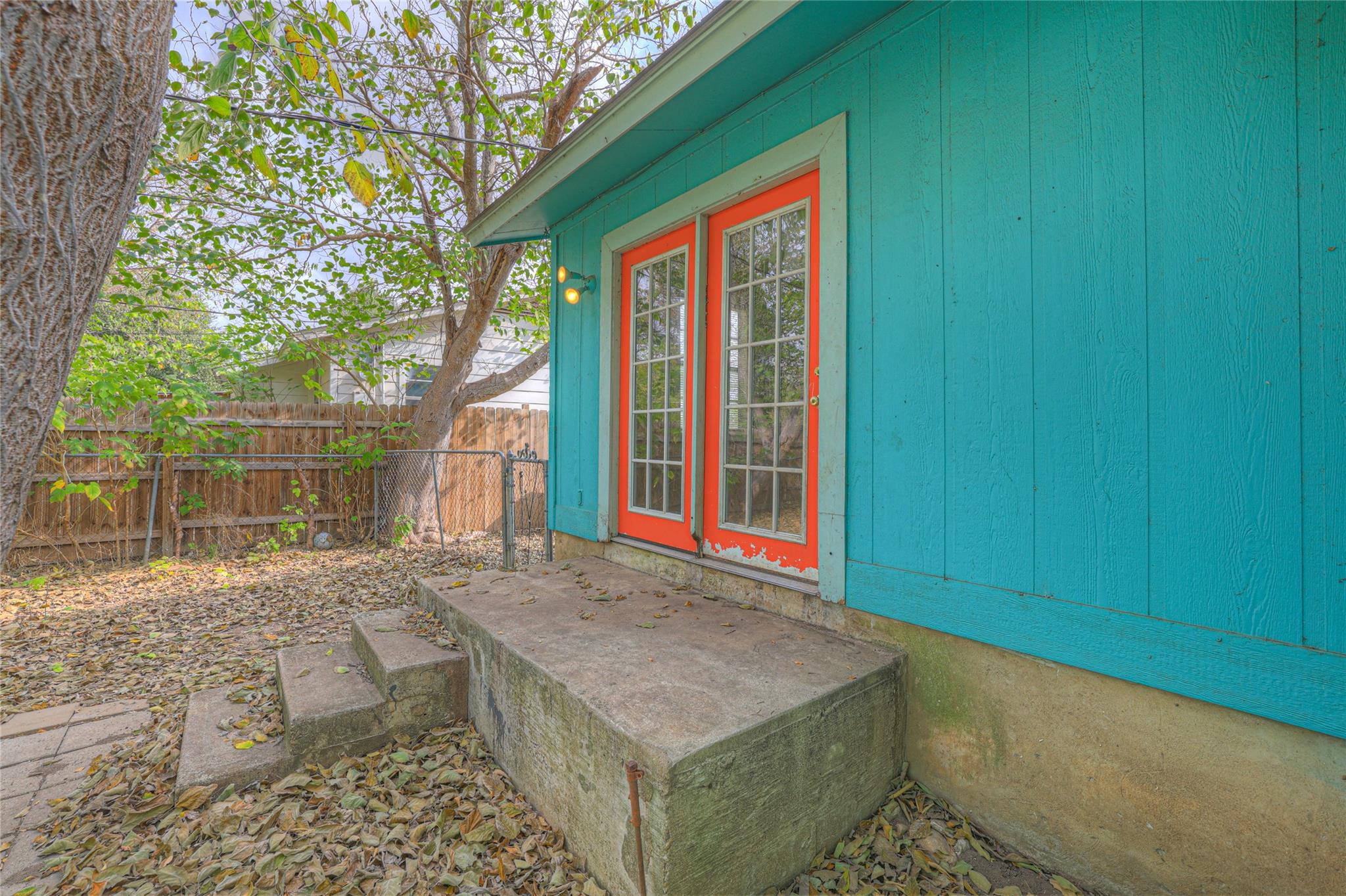 807 Sturgeon St, San Marcos, TX 78666