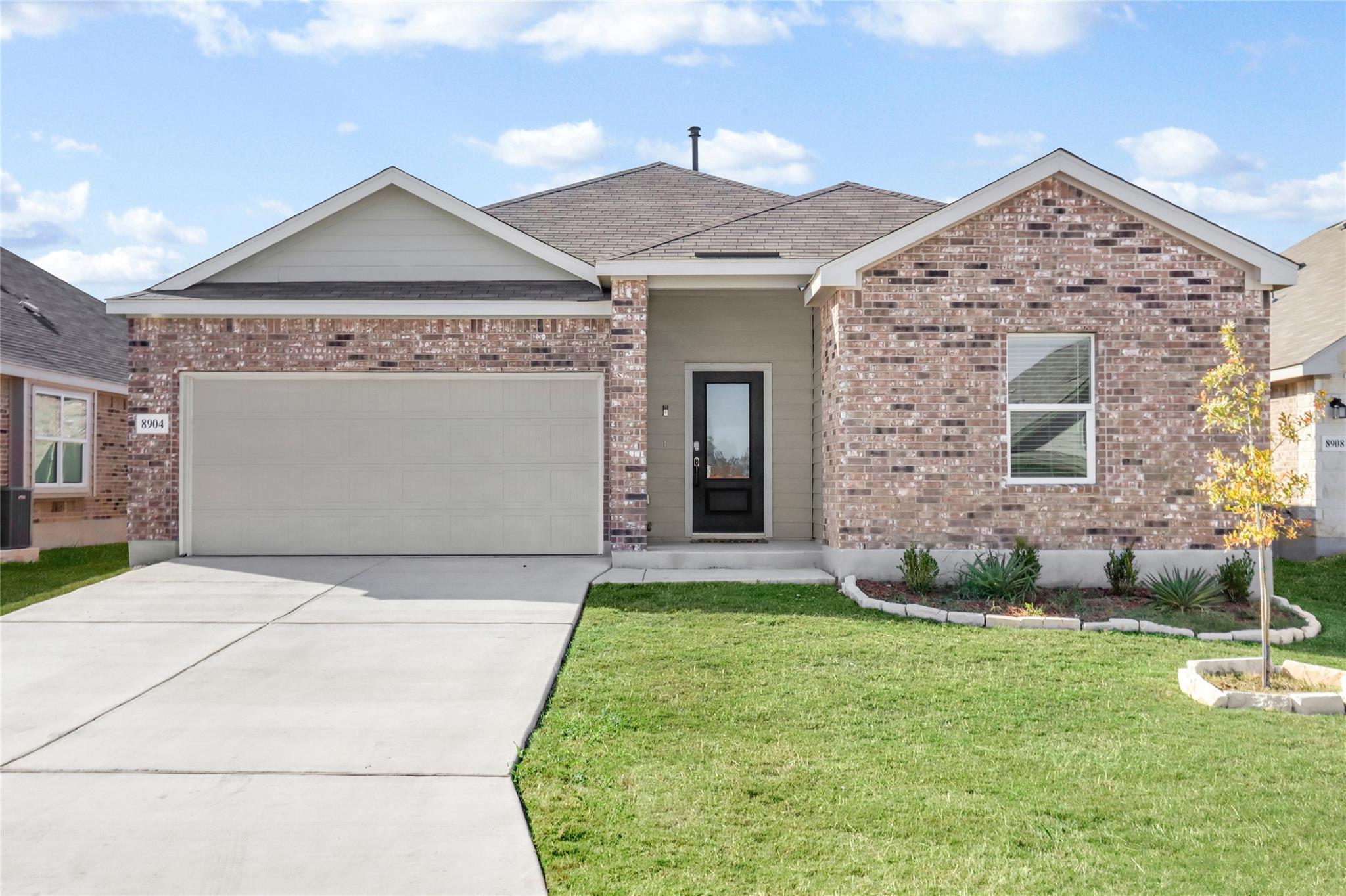 8904 James Bowie, Seguin, TX 78155