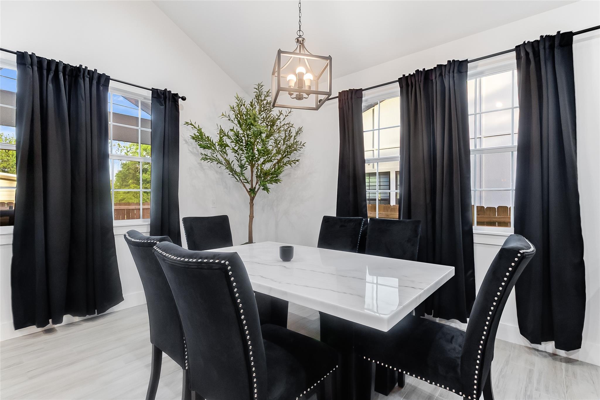 629 Aspen Ln, Cottonwood Shores, TX 78657