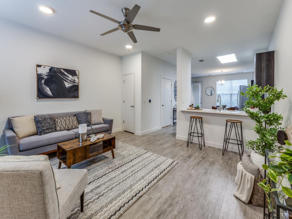 7805 Cooper Ln # 103, Austin, TX 78745