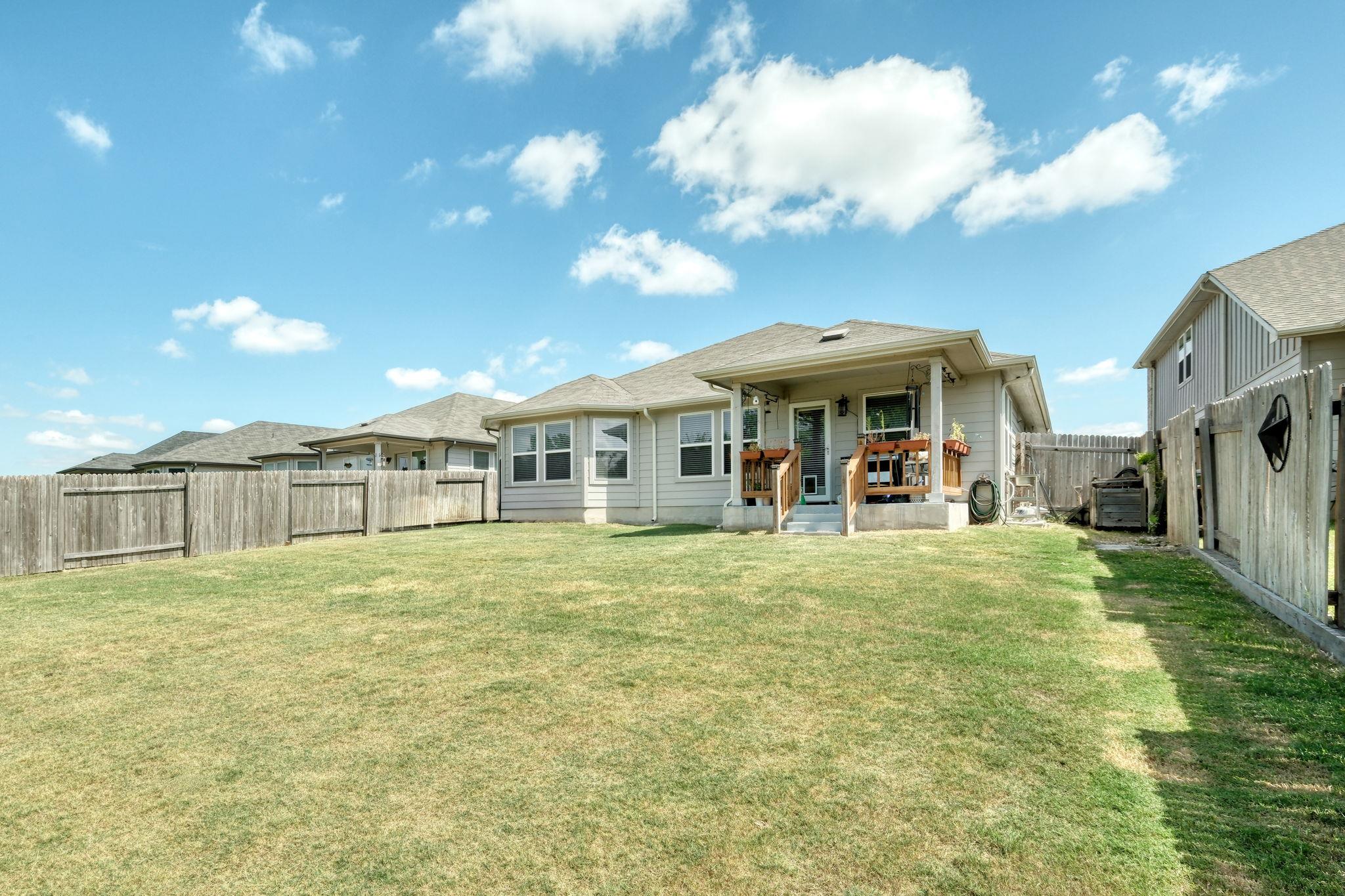 424 Windy Reed Rd, Hutto, TX 78634