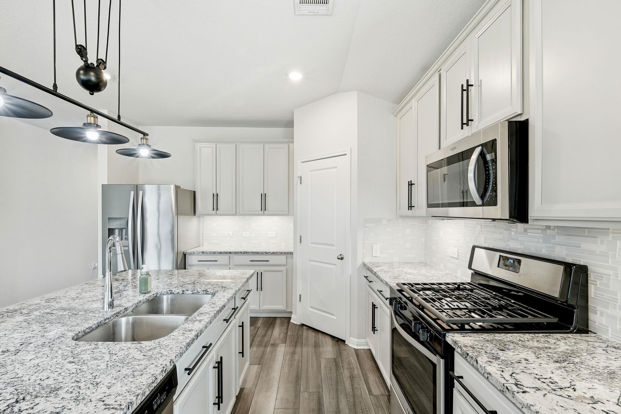 424 Windy Reed Rd, Hutto, TX 78634