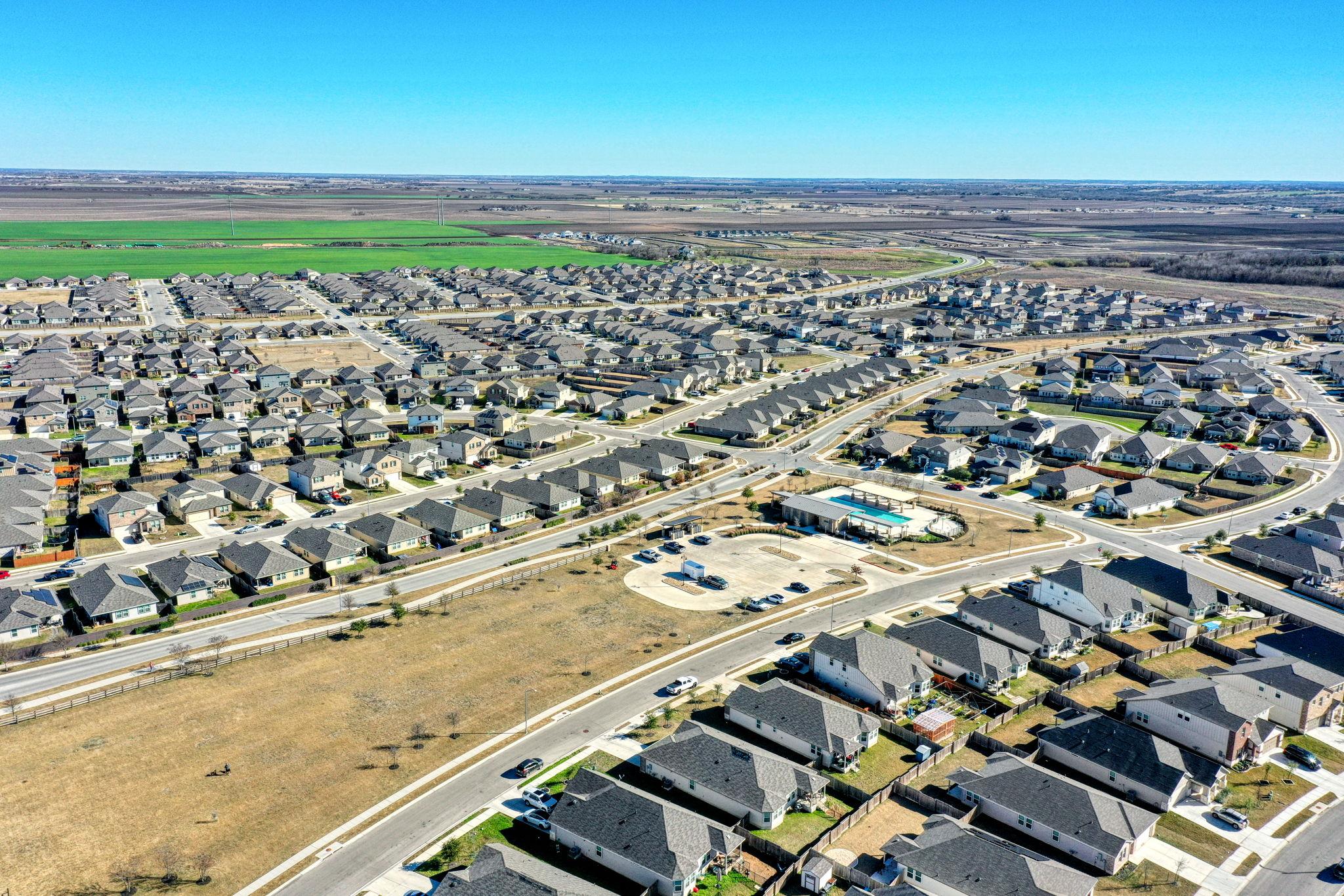 424 Windy Reed Rd, Hutto, TX 78634