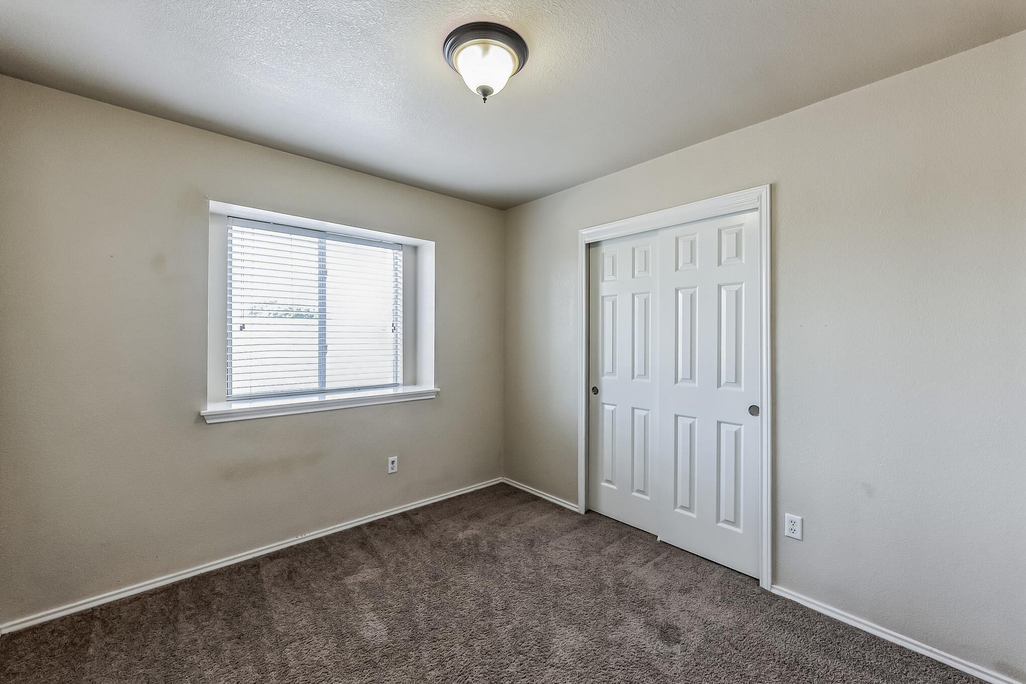 1009 Gentry Dr, Leander, TX 78641