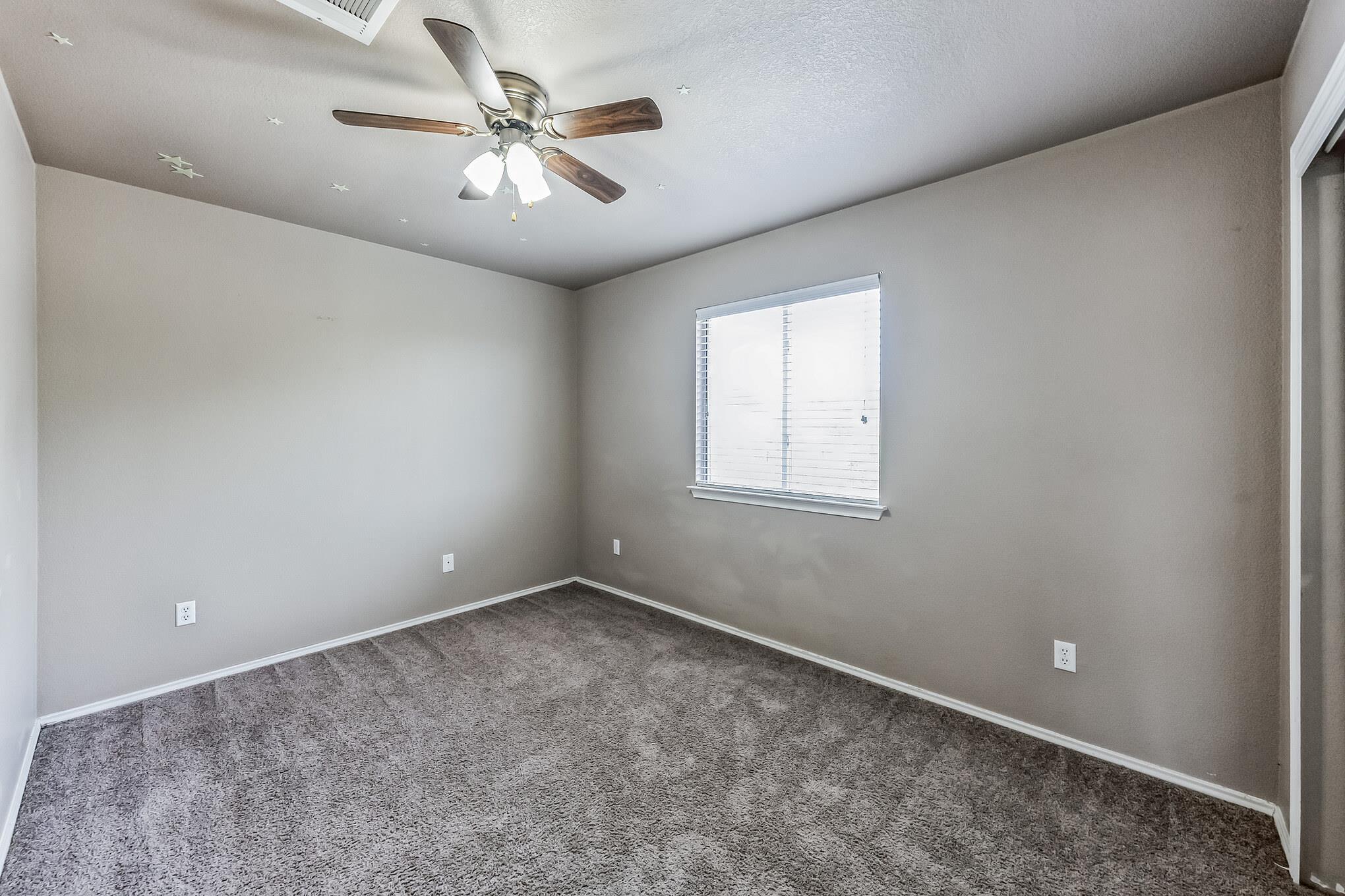 1009 Gentry Dr, Leander, TX 78641