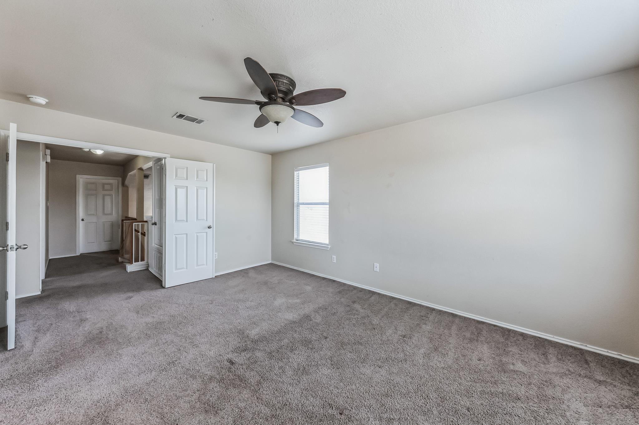 1009 Gentry Dr, Leander, TX 78641