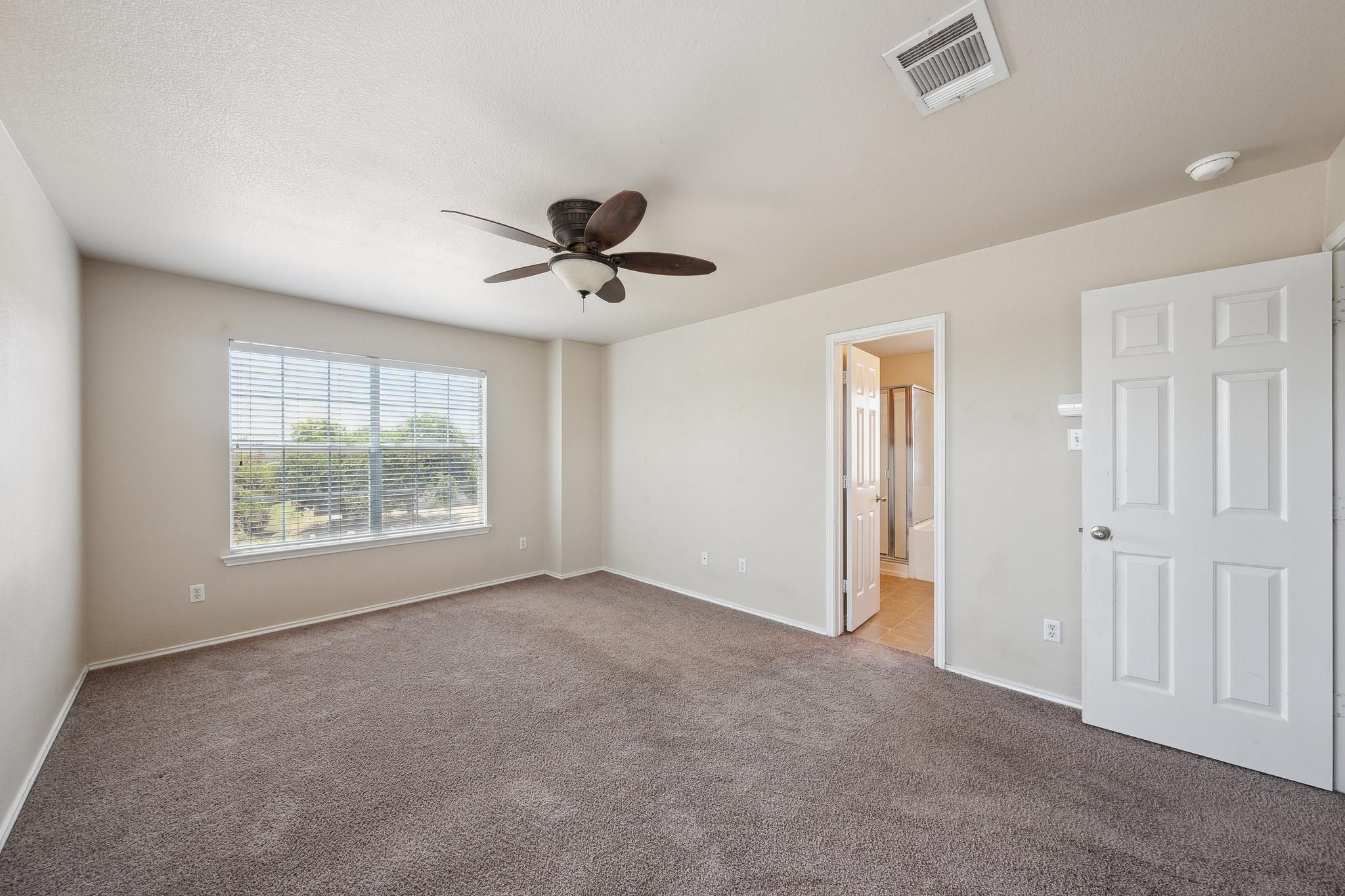 1009 Gentry Dr, Leander, TX 78641