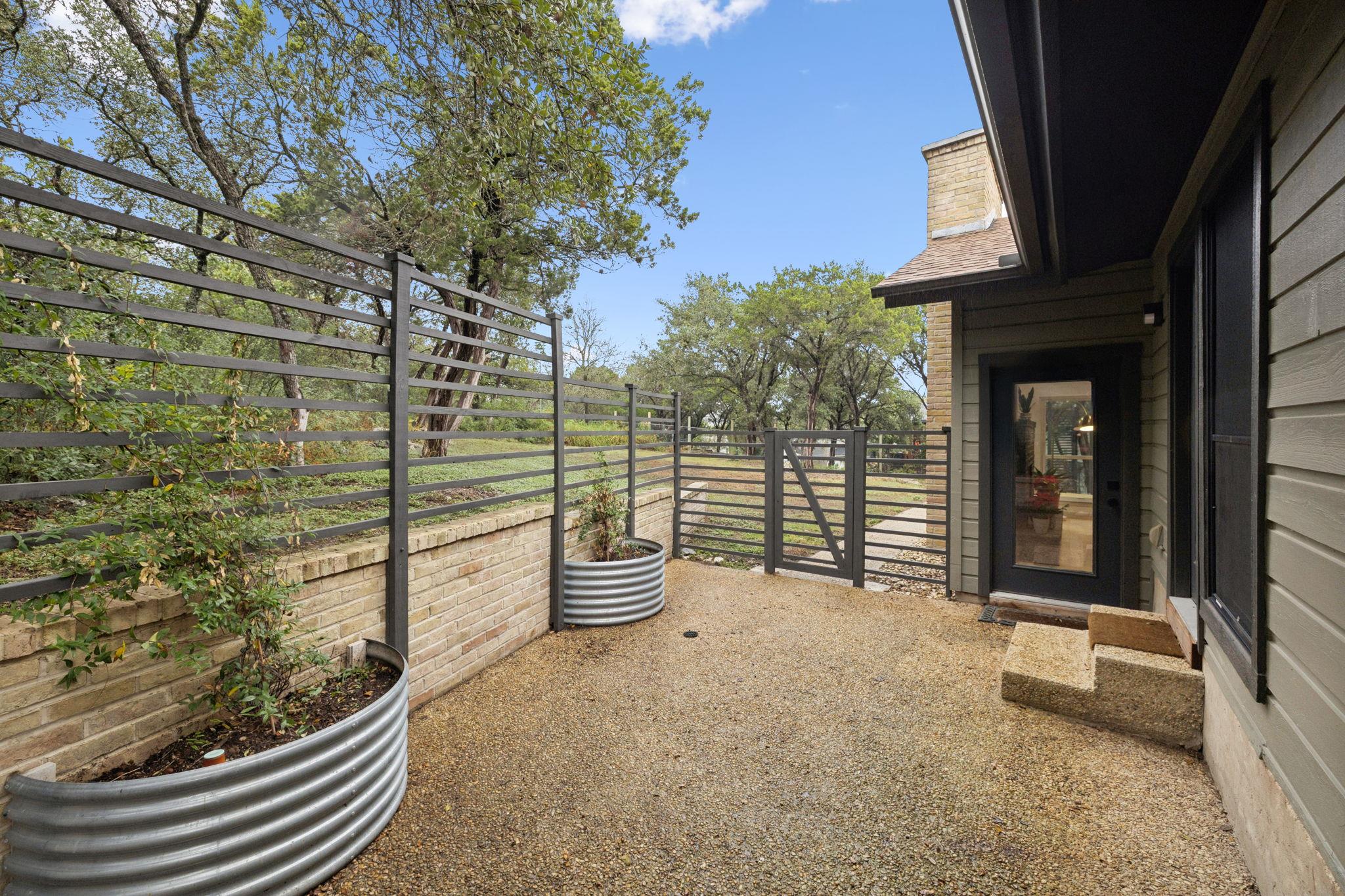 7435 Hummingbird Hill Ln, San Antonio, TX 78255