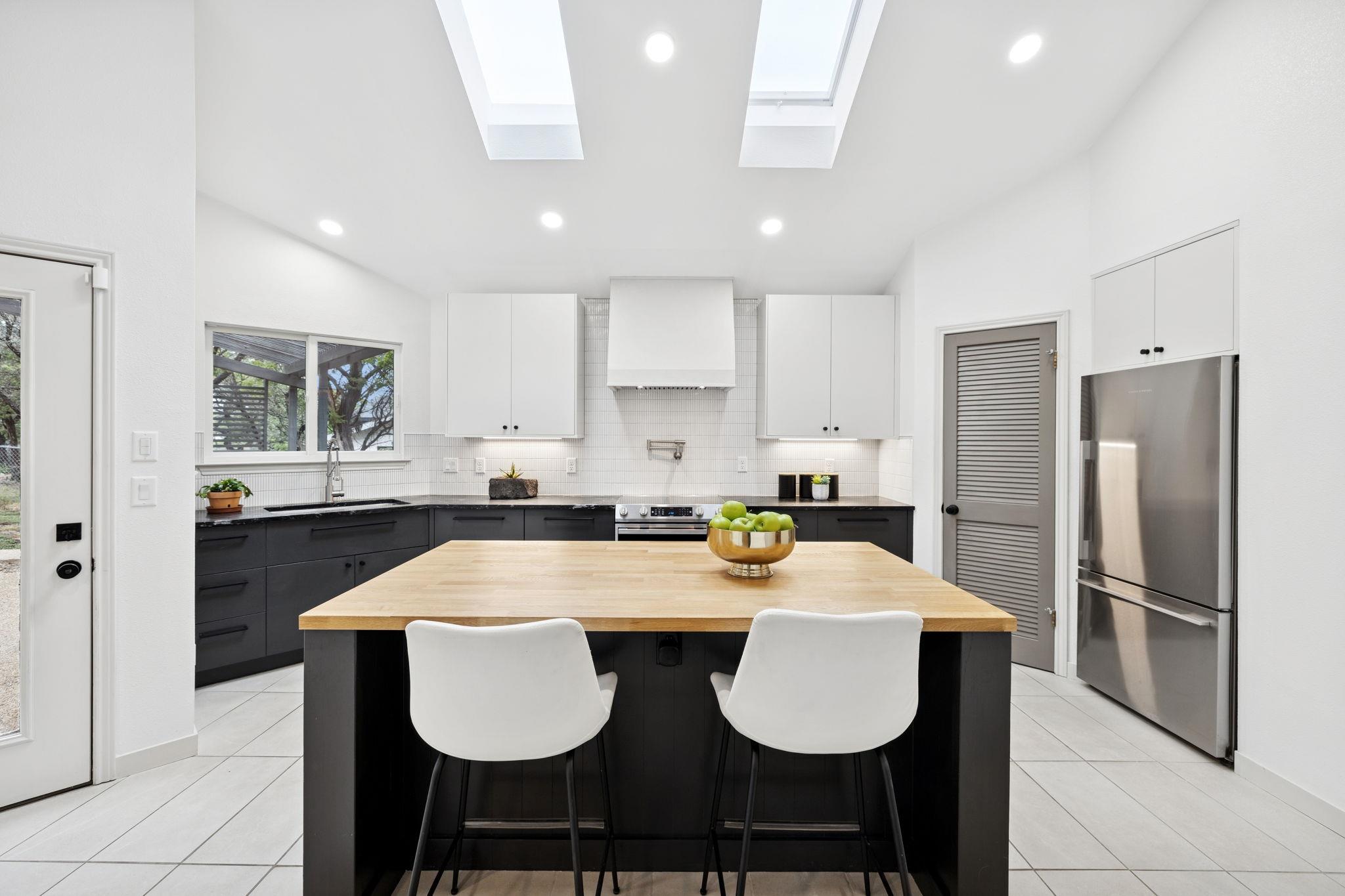 7435 Hummingbird Hill Ln, San Antonio, TX 78255