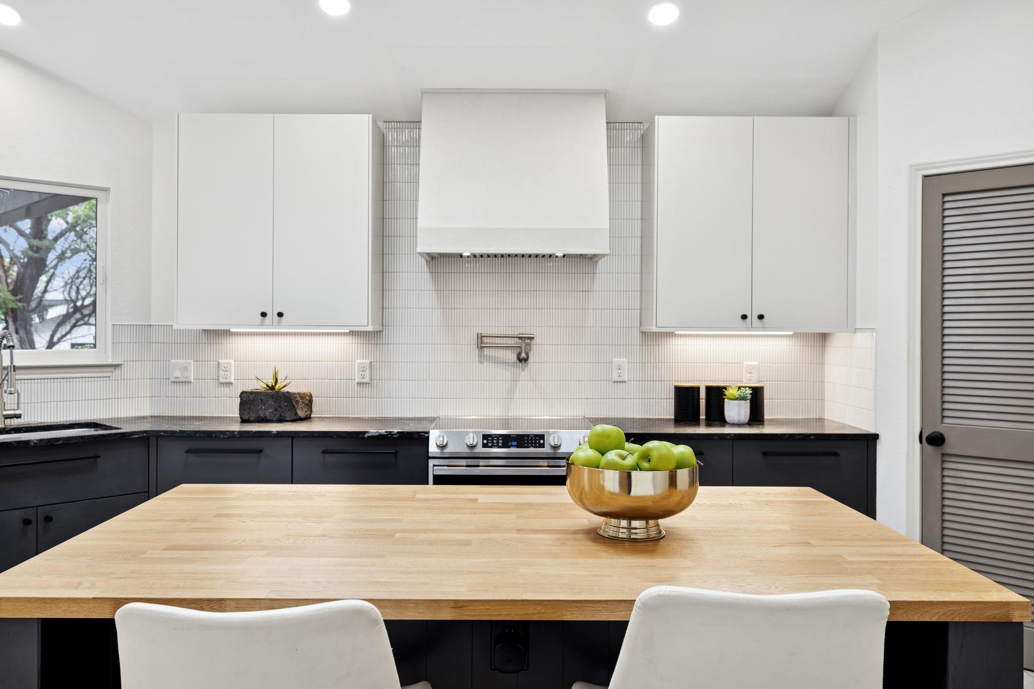 7435 Hummingbird Hill Ln, San Antonio, TX 78255