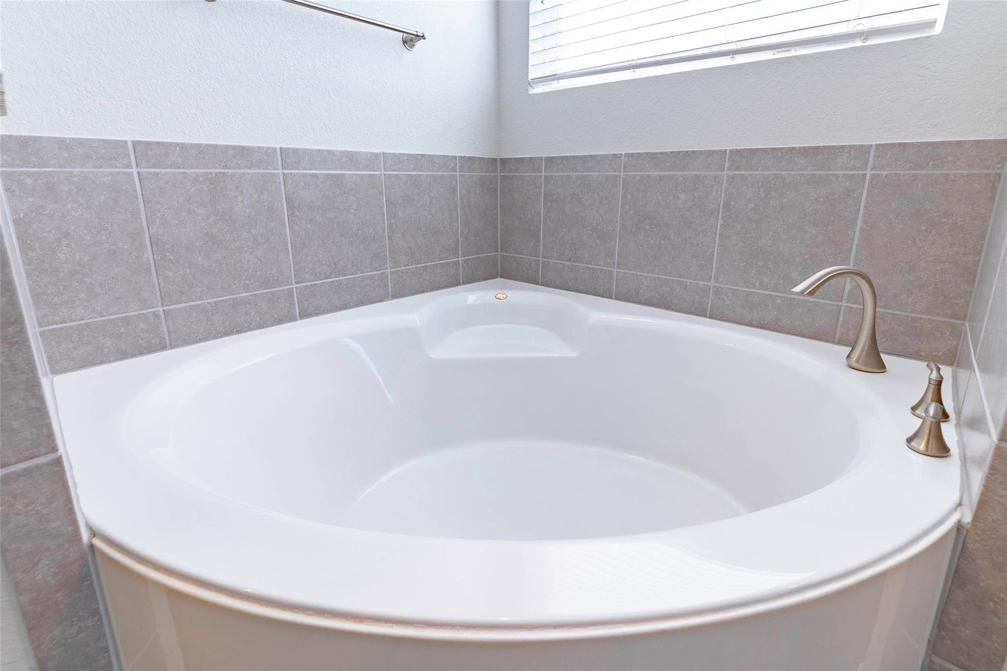 206 Cartwheel Bnd # 138, Austin, TX 78738